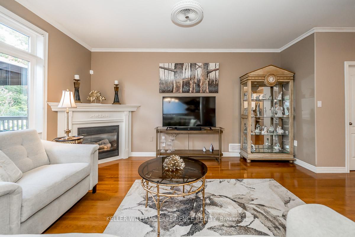 Photo 7 of 12 Cumming Drive, Barrie, Ardagh — HOMEH