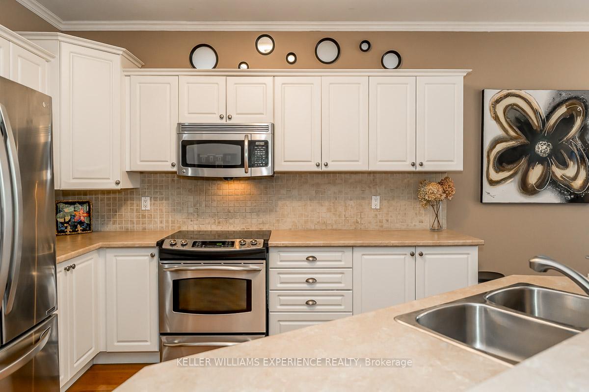 Photo 9 of 12 Cumming Drive, Barrie, Ardagh — HOMEH