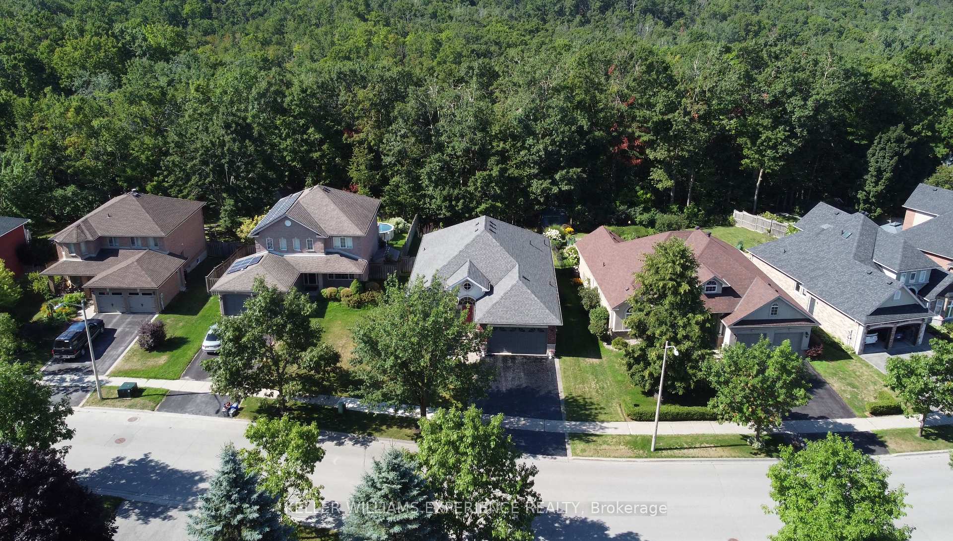 Photo 32 of 12 Cumming Drive, Barrie, Ardagh — HOMEH