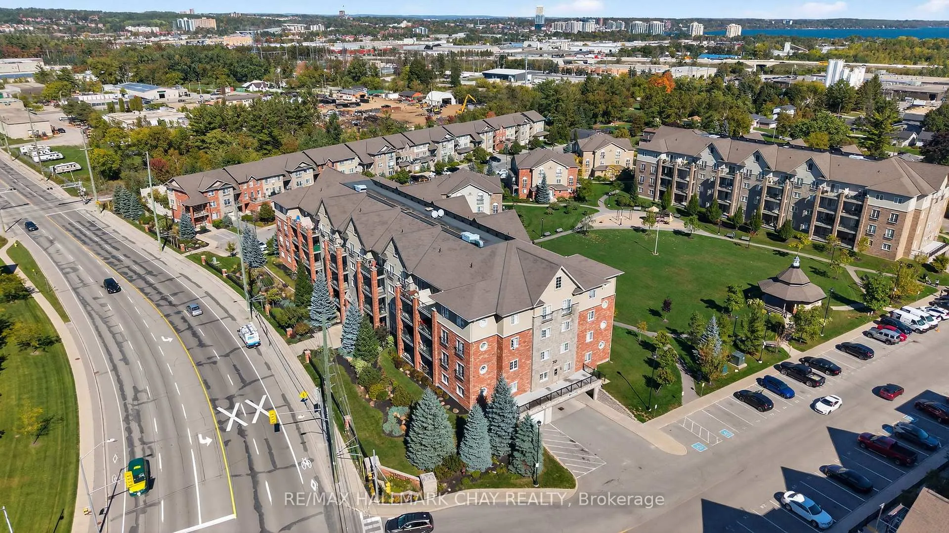 Photo 2 of Unit 405, 39 Ferndale Drive S, Barrie, Ardagh — HOMEH