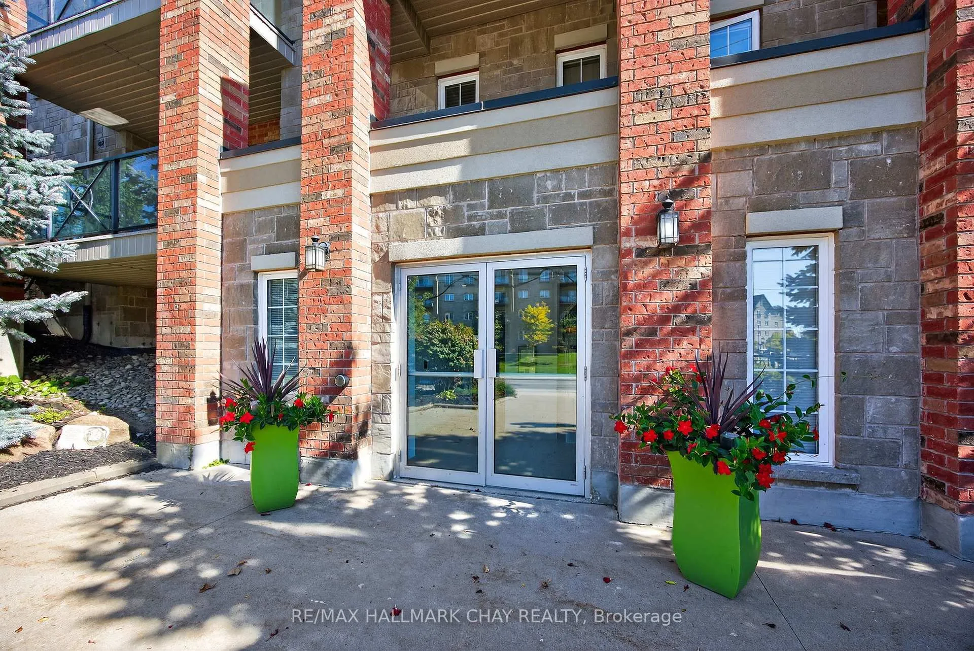 Photo 4 of Unit 405, 39 Ferndale Drive S, Barrie, Ardagh — HOMEH