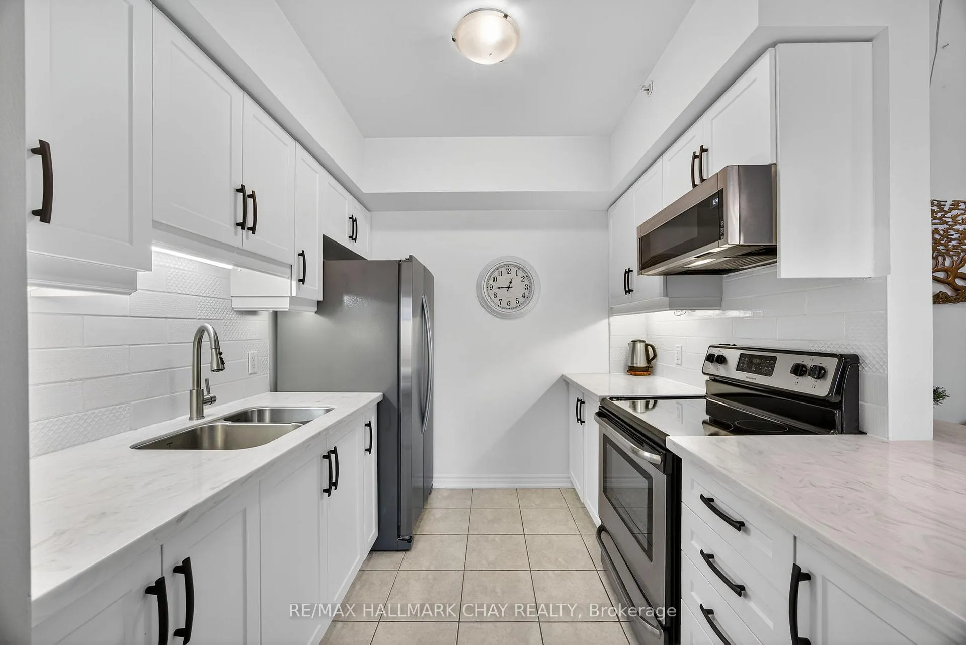 Photo 6 of Unit 405, 39 Ferndale Drive S, Barrie, Ardagh — HOMEH