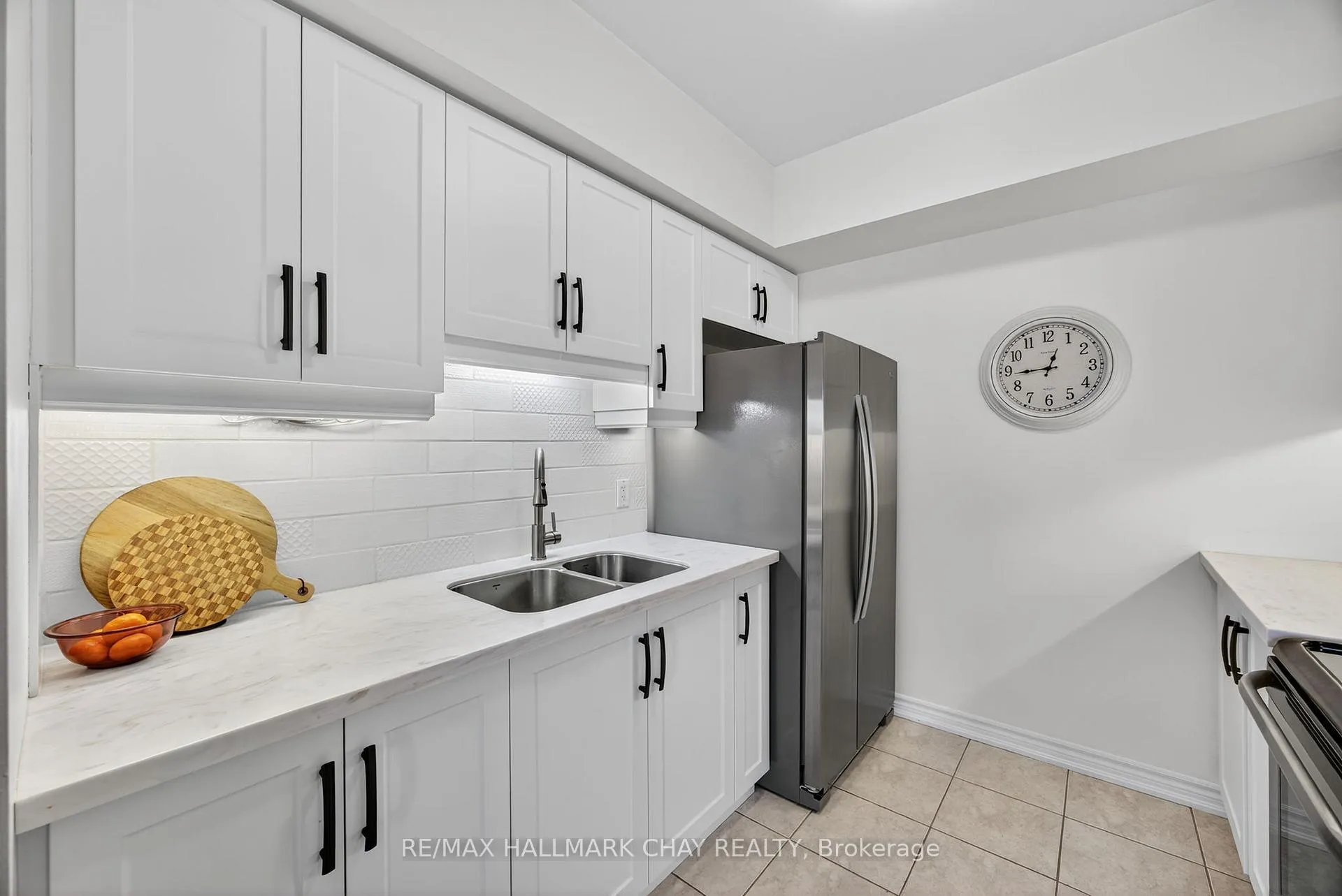 Photo 7 of Unit 405, 39 Ferndale Drive S, Barrie, Ardagh — HOMEH