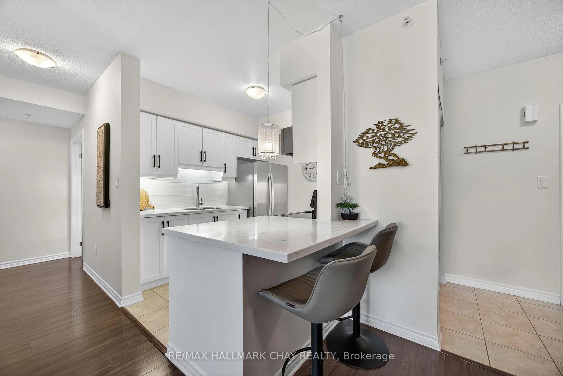 Photo 8 of Unit 405, 39 Ferndale Drive S, Barrie, Ardagh — HOMEH