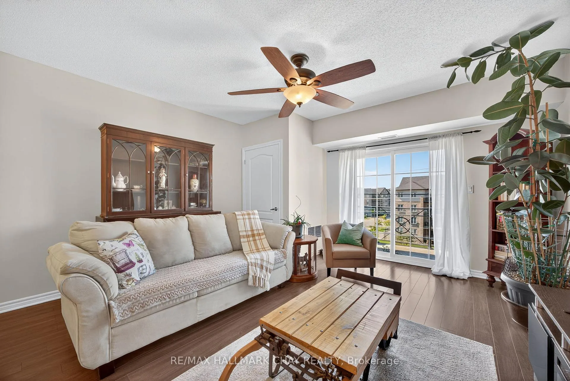 Photo 13 of Unit 405, 39 Ferndale Drive S, Barrie, Ardagh — HOMEH