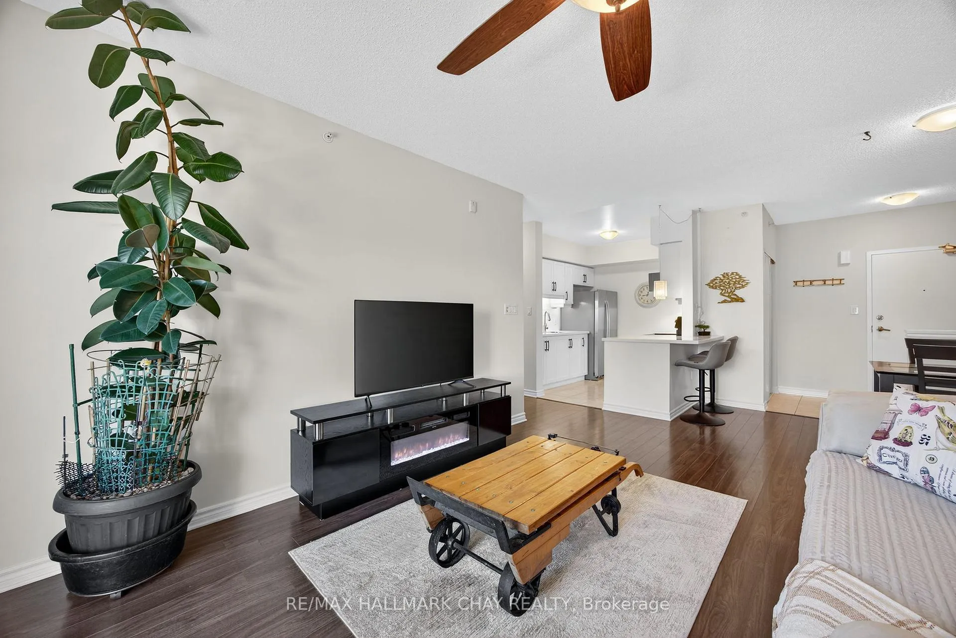 Photo 16 of Unit 405, 39 Ferndale Drive S, Barrie, Ardagh — HOMEH
