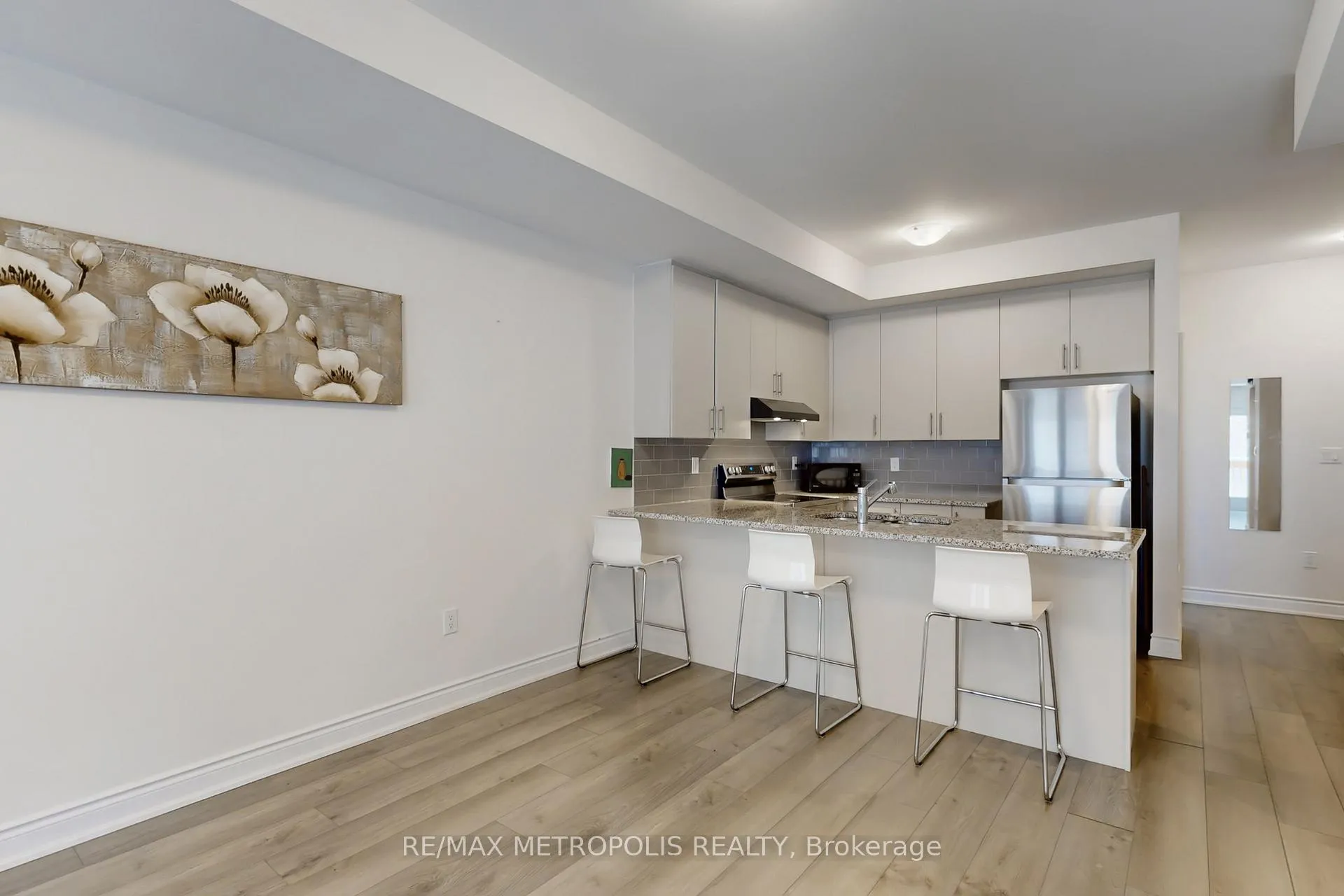 Photo 6 of Unit 4, 2607 Magdelen Path, Oshawa, Windfields — HOMEH