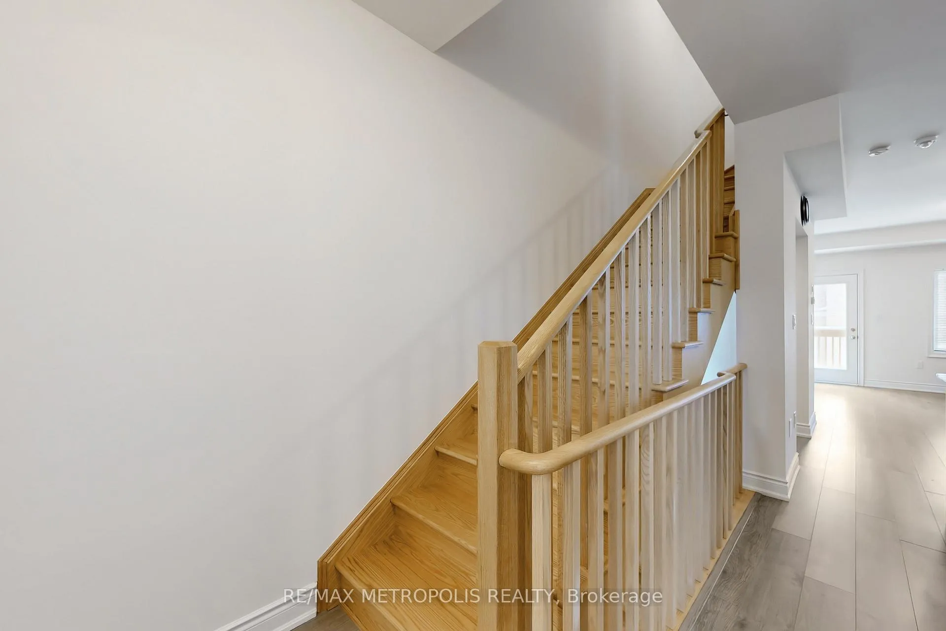 Photo 15 of Unit 4, 2607 Magdelen Path, Oshawa, Windfields — HOMEH