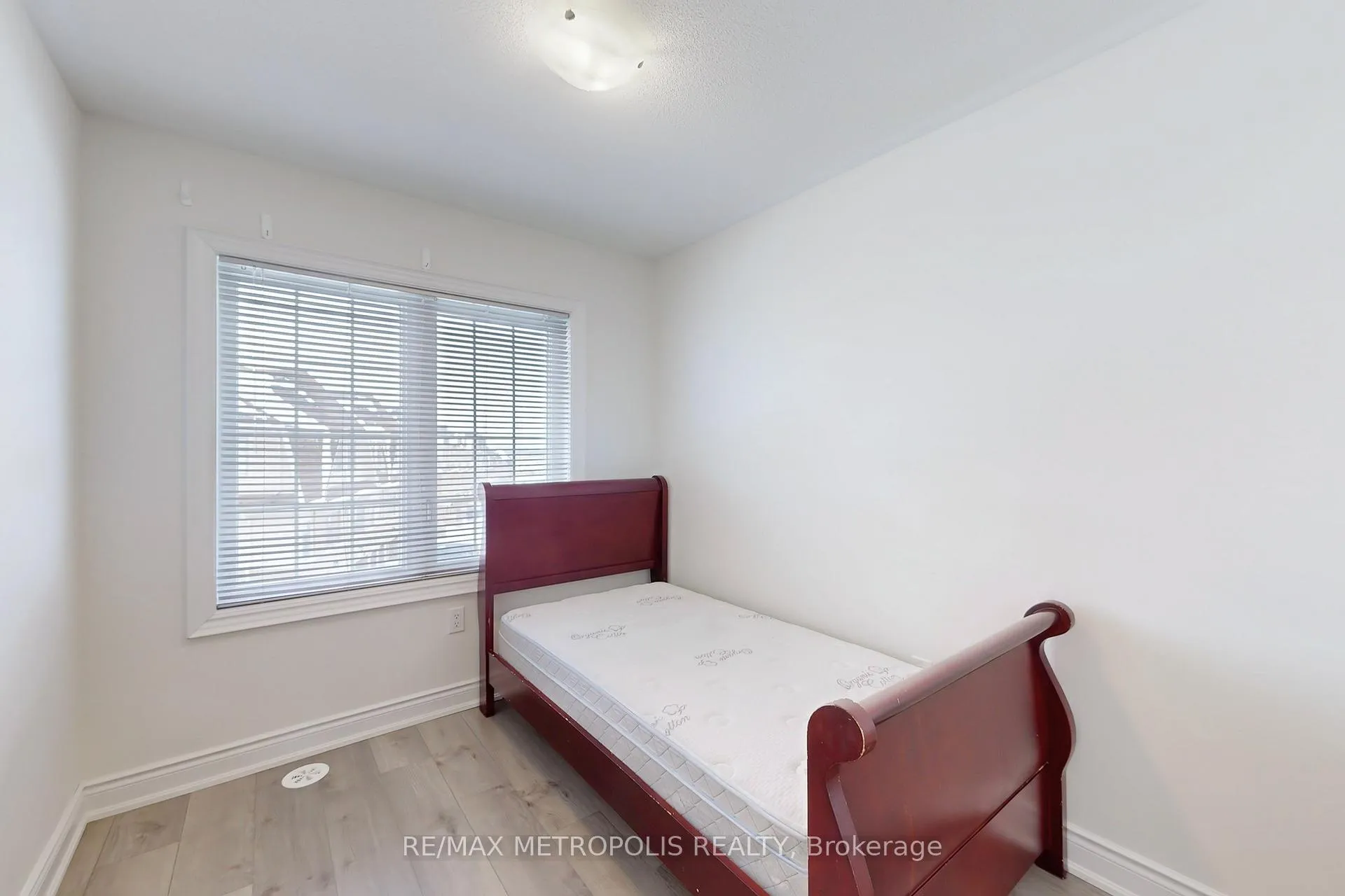 Photo 17 of Unit 4, 2607 Magdelen Path, Oshawa, Windfields — HOMEH