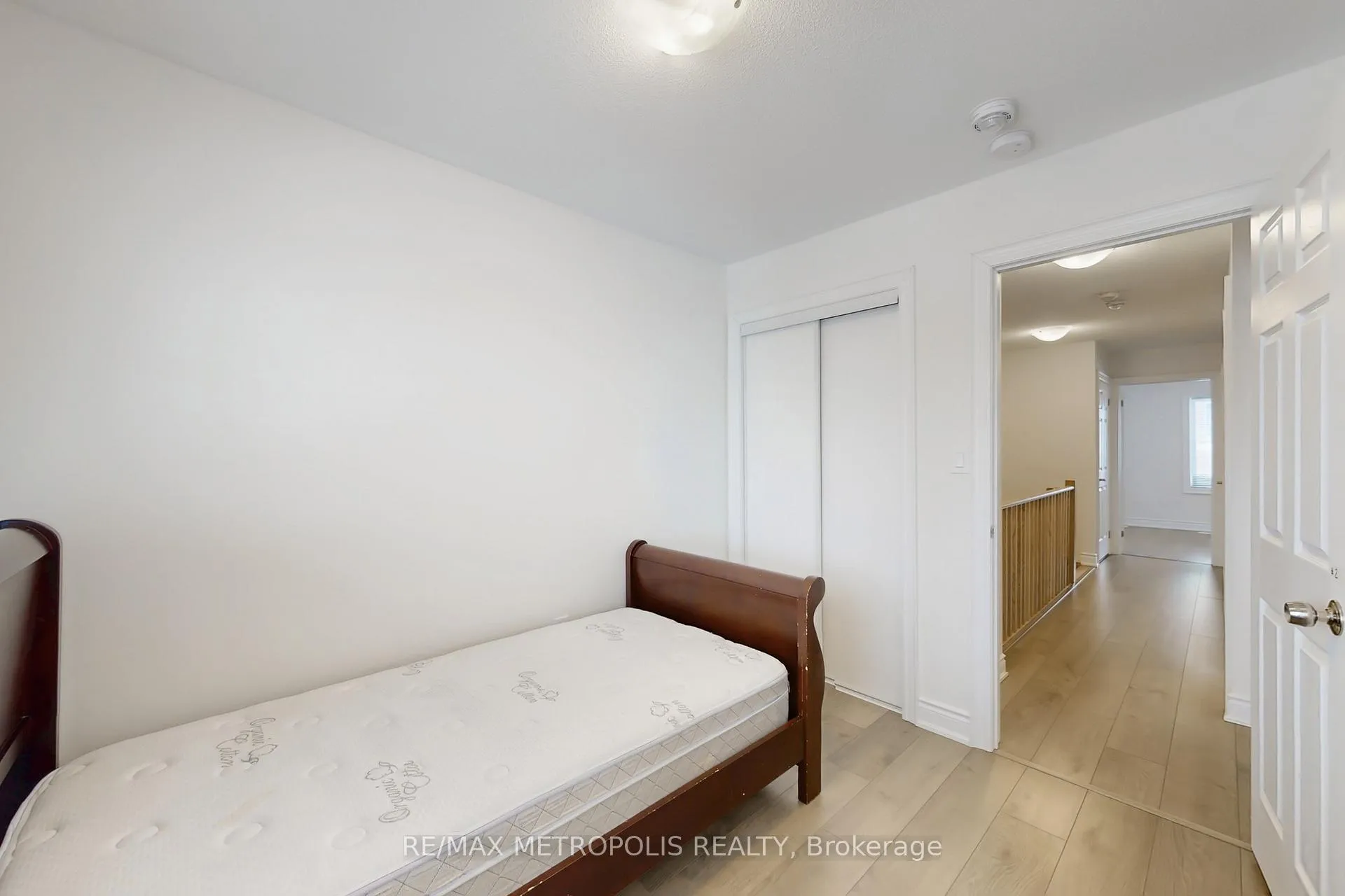 Photo 18 of Unit 4, 2607 Magdelen Path, Oshawa, Windfields — HOMEH