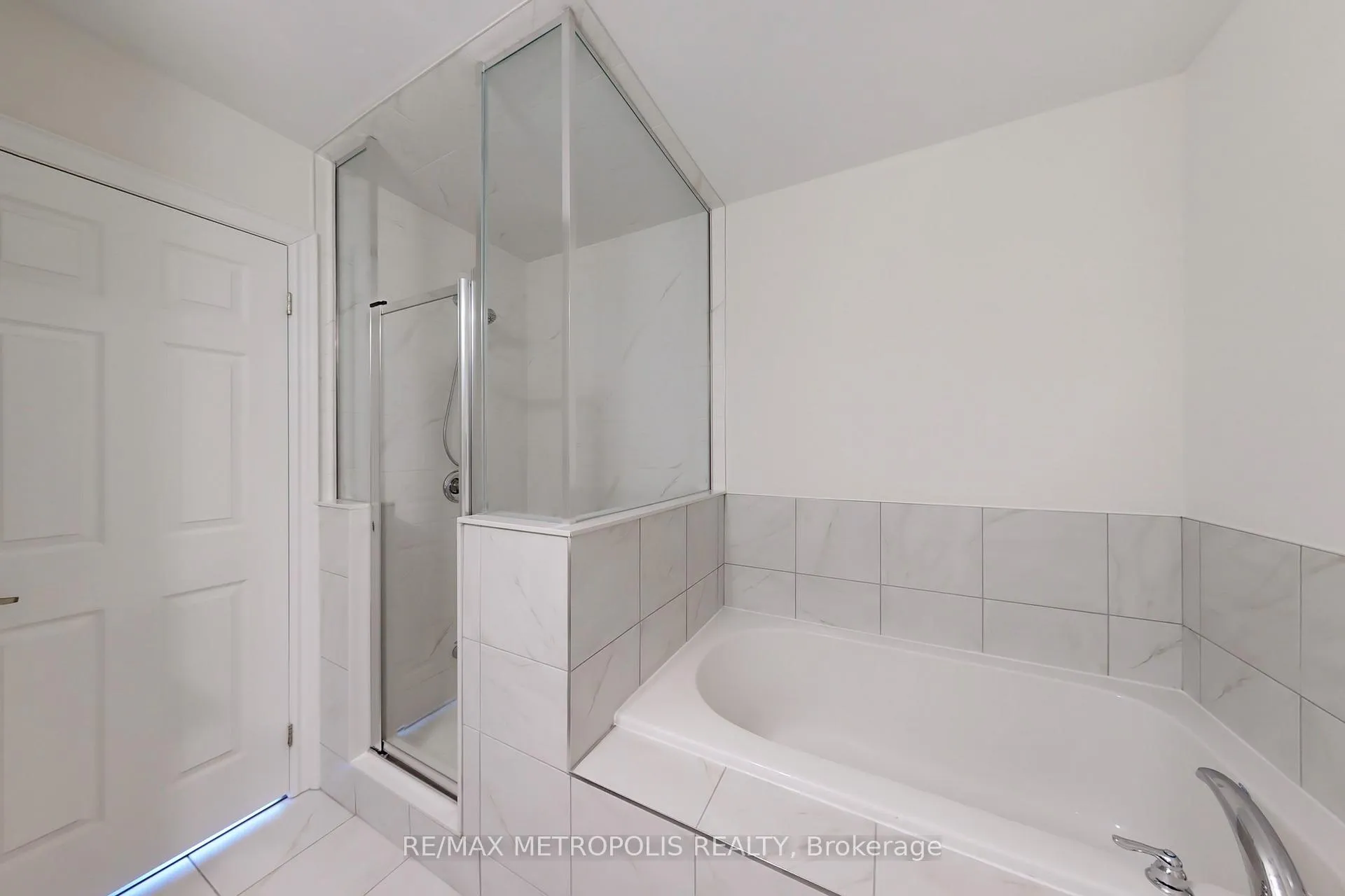 Photo 29 of Unit 4, 2607 Magdelen Path, Oshawa, Windfields — HOMEH