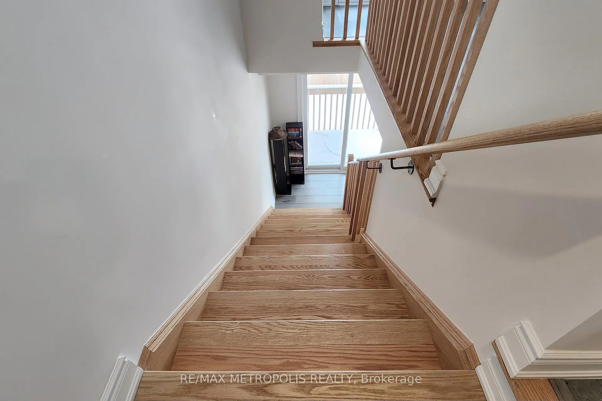 Photo 31 of Unit 4, 2607 Magdelen Path, Oshawa, Windfields — HOMEH