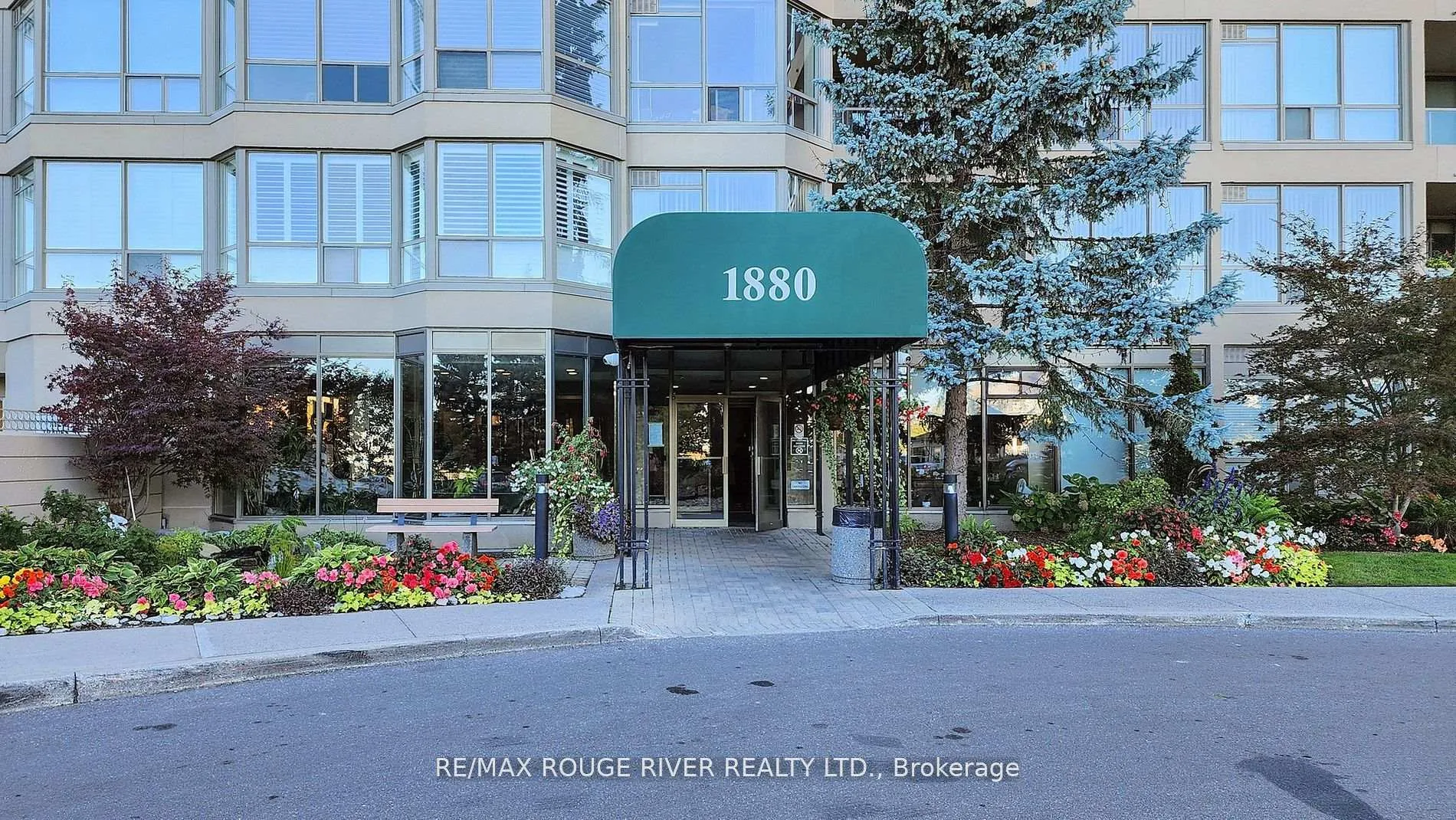 Photo 4 of Unit 1627, 1880 Valley Farm Road, Pickering, Town Centre — HOMEH
