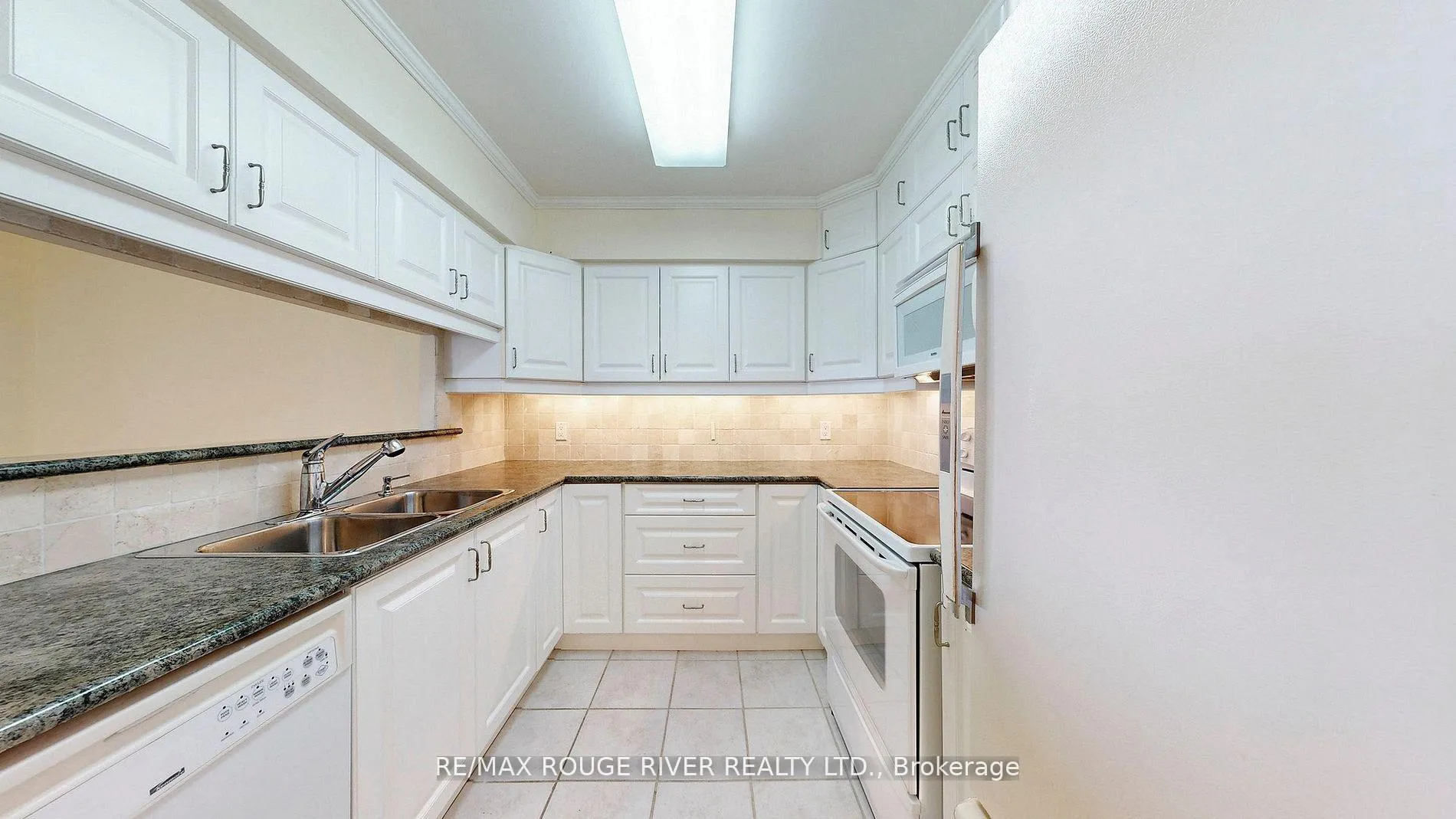Photo 13 of Unit 1627, 1880 Valley Farm Road, Pickering, Town Centre — HOMEH