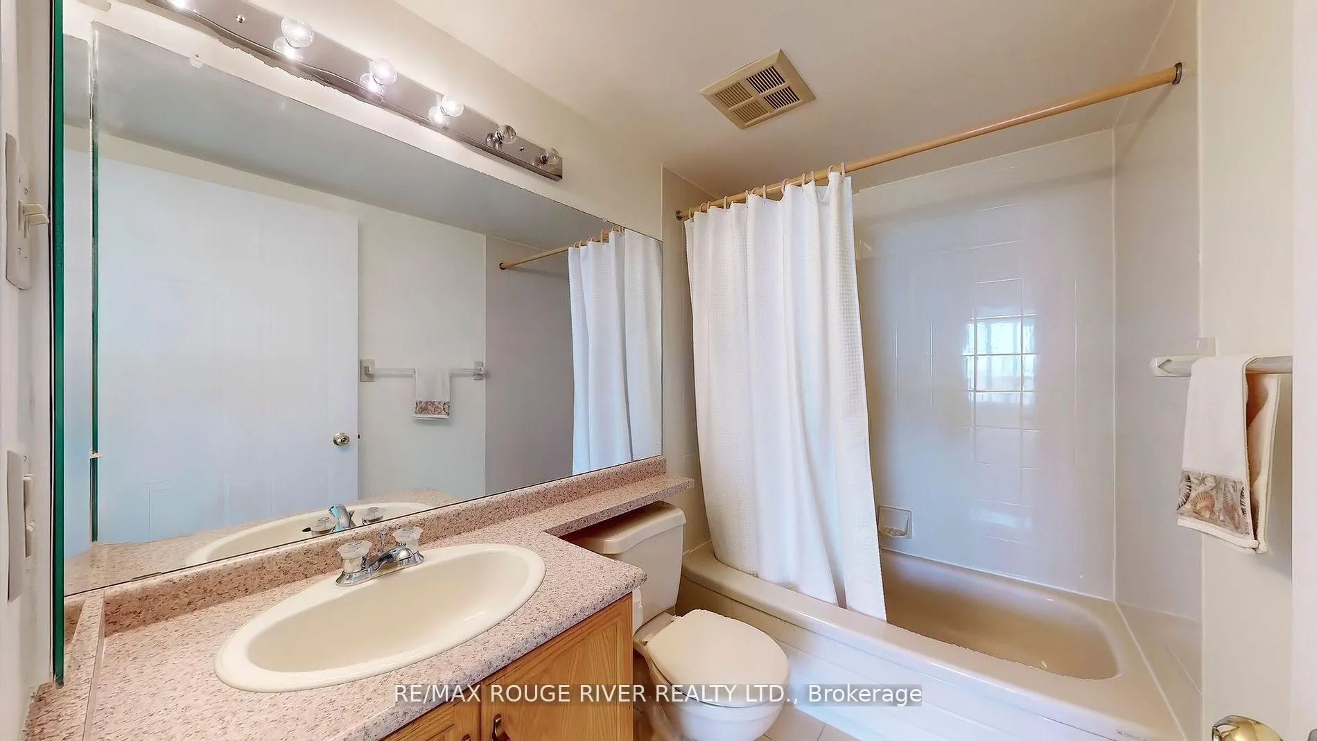 Photo 17 of Unit 1627, 1880 Valley Farm Road, Pickering, Town Centre — HOMEH