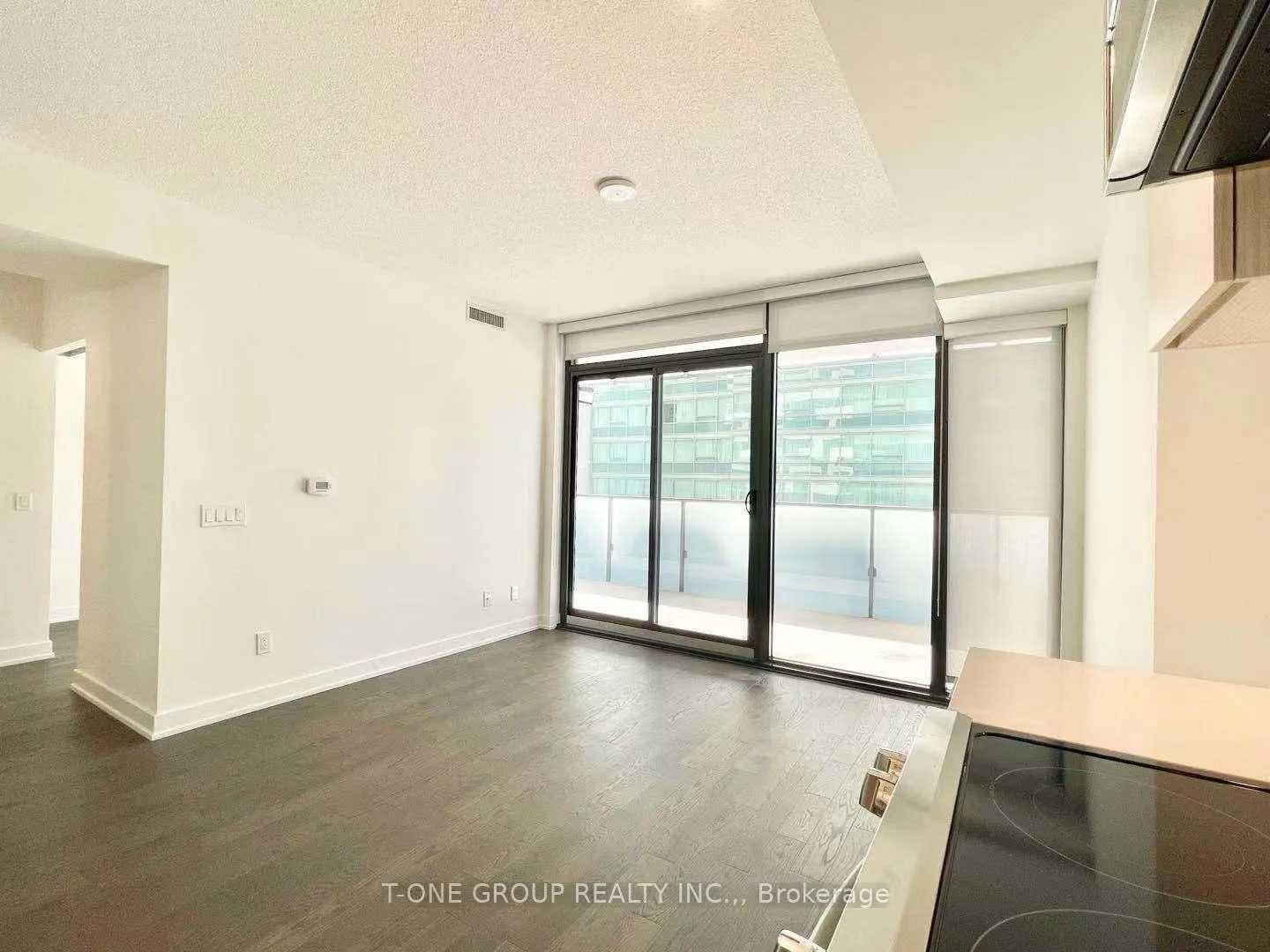 Photo 5 of Unit 911, 25 Richmond Street E, Toronto, Church-Yonge Corridor — HOMEH