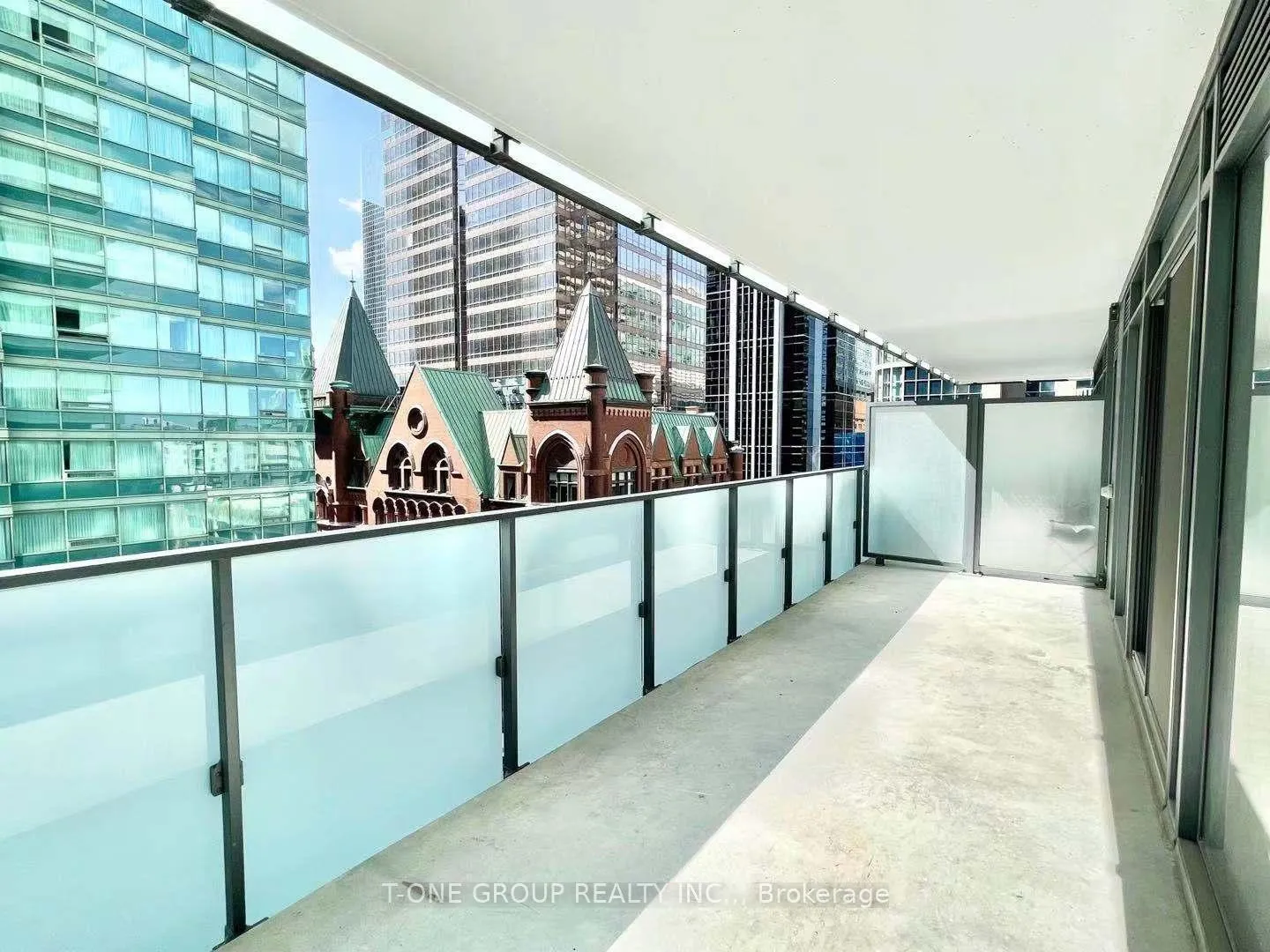 Photo 8 of Unit 911, 25 Richmond Street E, Toronto, Church-Yonge Corridor — HOMEH