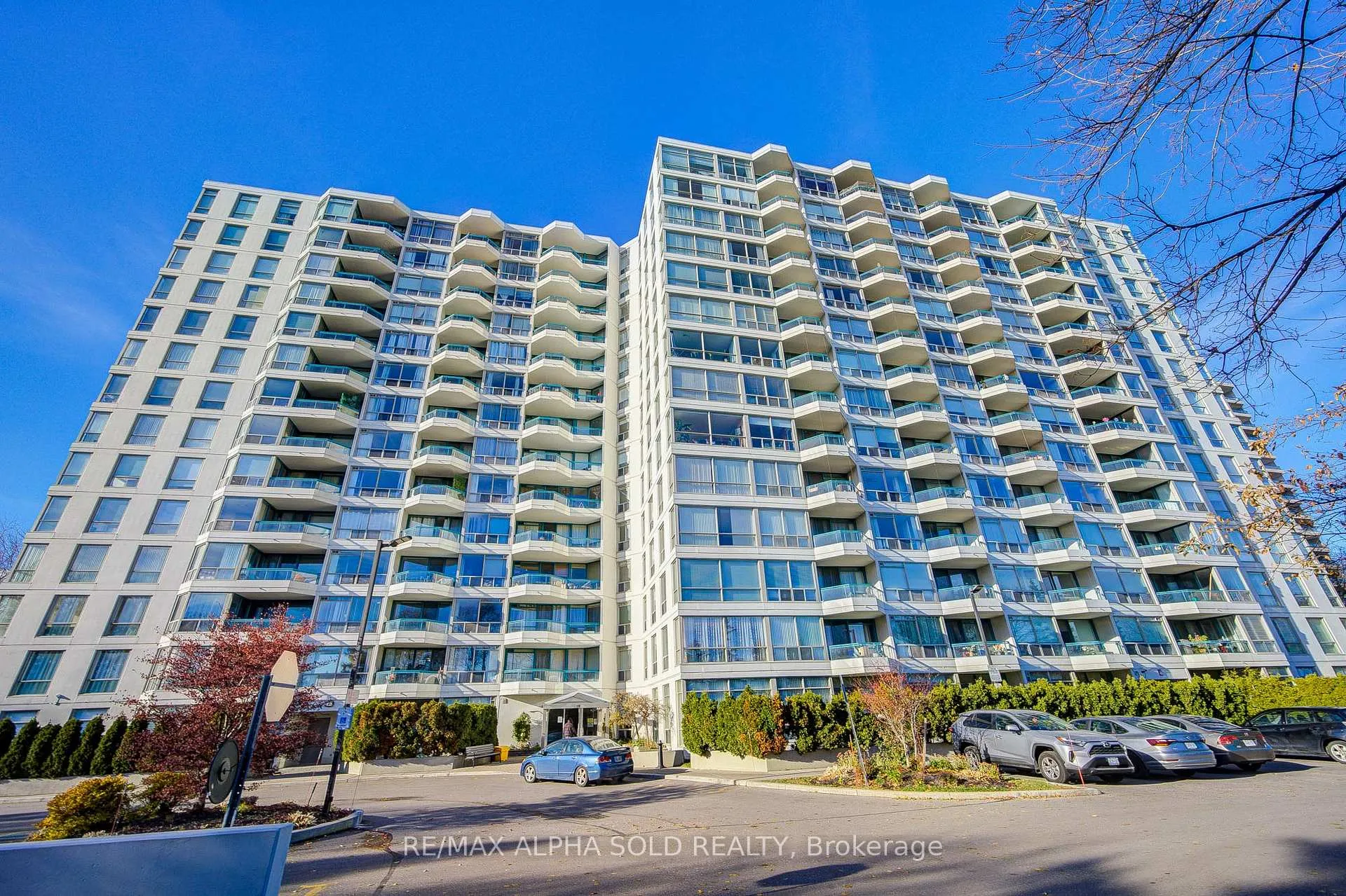 Front of Unit 303, 4727 Sheppard Avenue E
