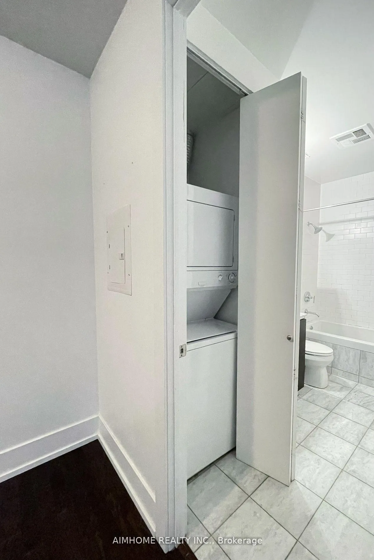 Photo 5 of Unit 4201, 33 Charles Street E, Toronto, Church-Yonge Corridor — HOMEH