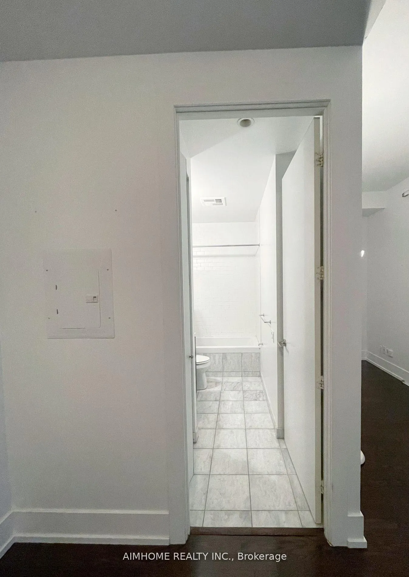 Photo 6 of Unit 4201, 33 Charles Street E, Toronto, Church-Yonge Corridor — HOMEH