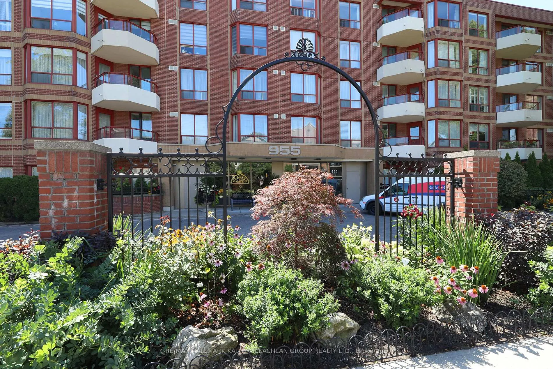 Photo 1 of Unit 421, 955 Millwood Road, Toronto, Leaside — HOMEH
