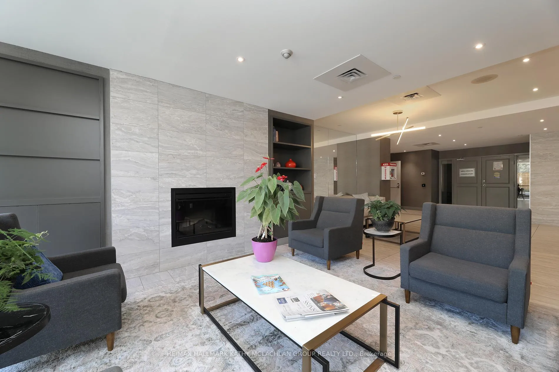 Photo 4 of Unit 421, 955 Millwood Road, Toronto, Leaside — HOMEH