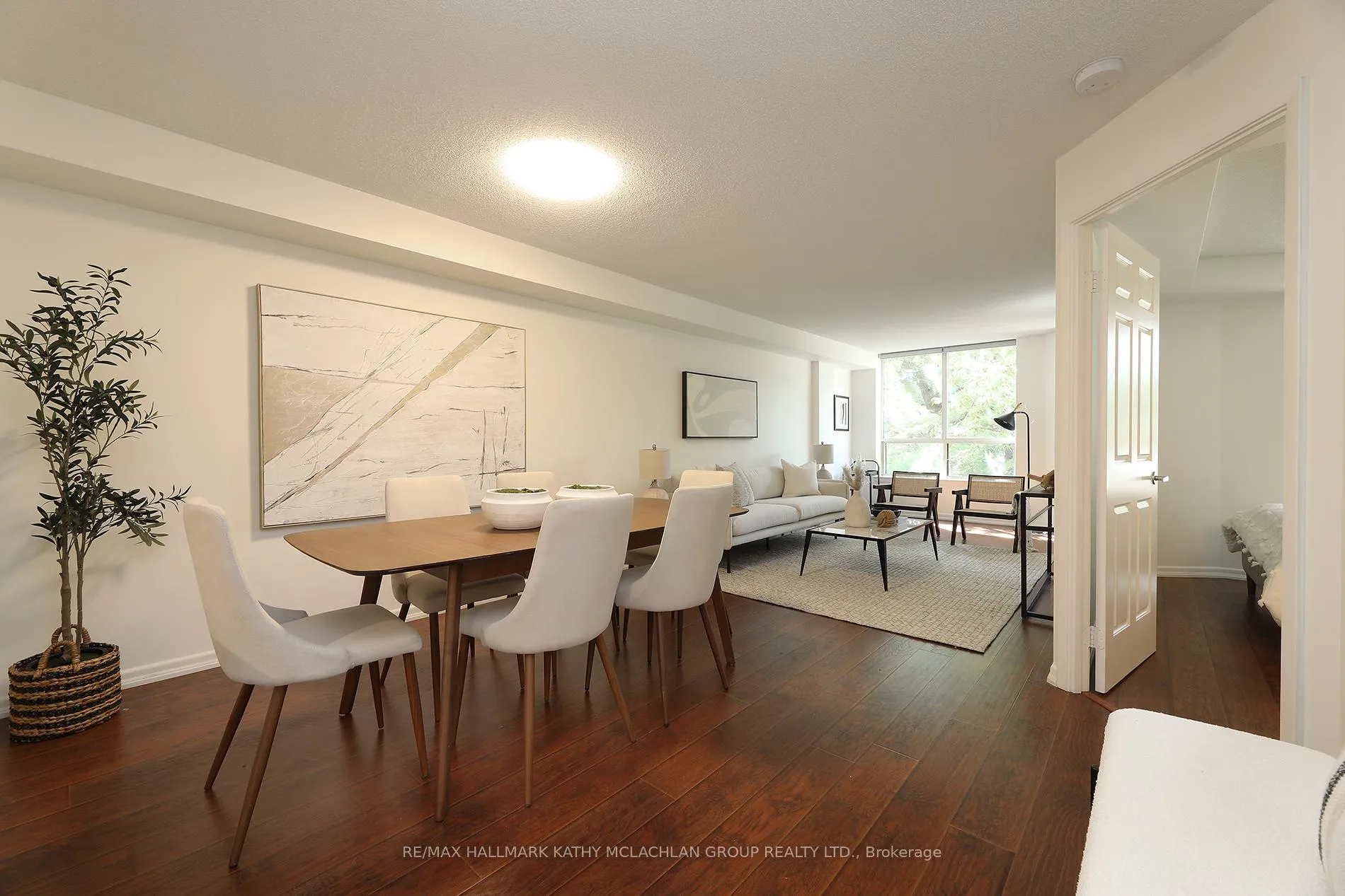 Photo 13 of Unit 421, 955 Millwood Road, Toronto, Leaside — HOMEH