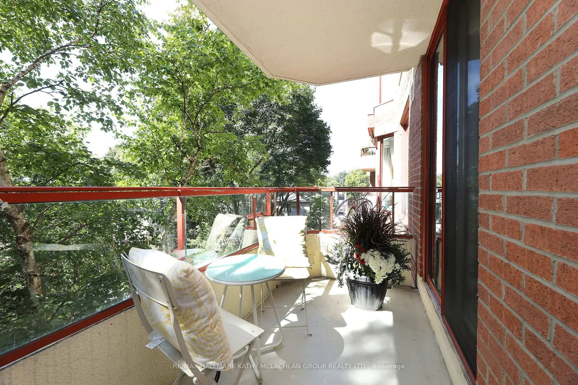 Photo 20 of Unit 421, 955 Millwood Road, Toronto, Leaside — HOMEH