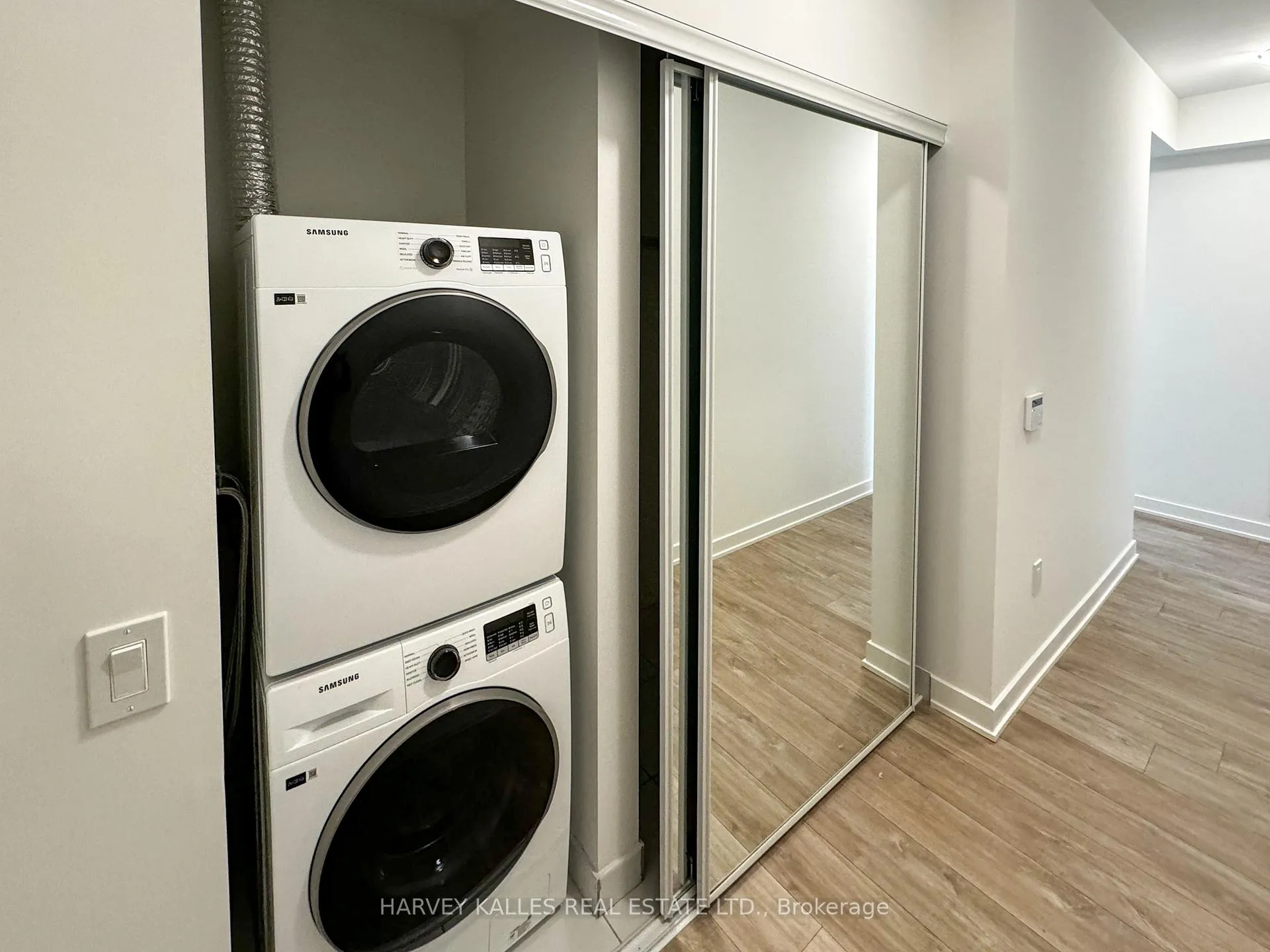 Photo 3 of Unit 710, 100 Dalhousie Street, Toronto, Waterfront Communities — HOMEH