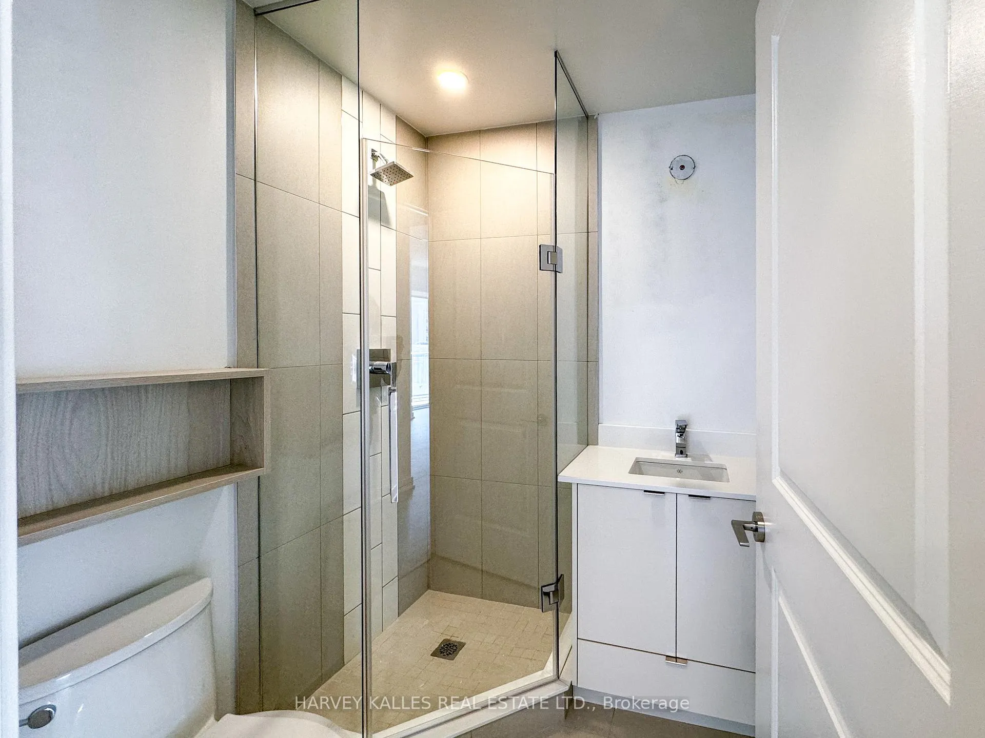 Photo 5 of Unit 710, 100 Dalhousie Street, Toronto, Waterfront Communities — HOMEH