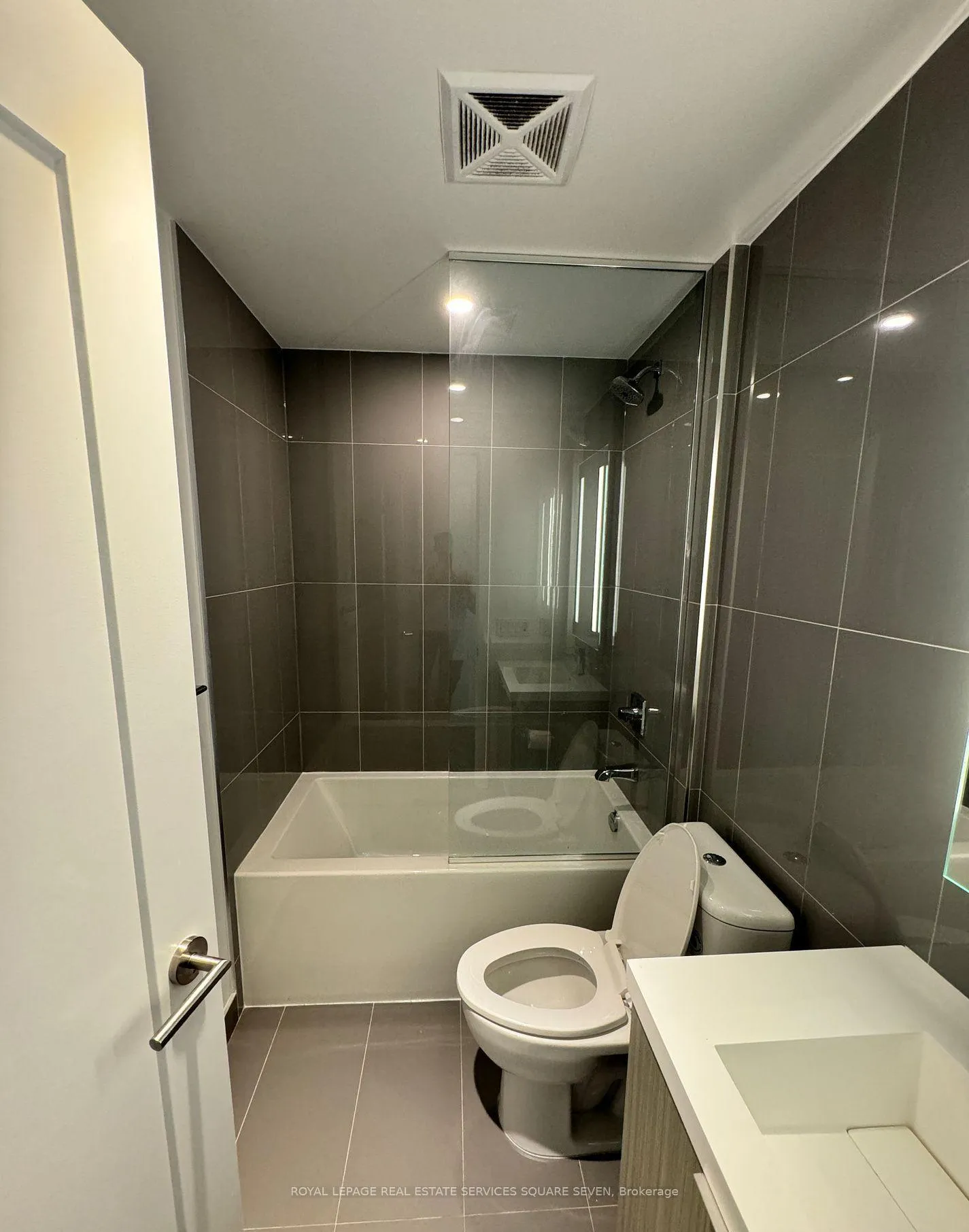 Photo 9 of Unit 3118, 585 Bloor Street E, Toronto, North St. James Town — HOMEH
