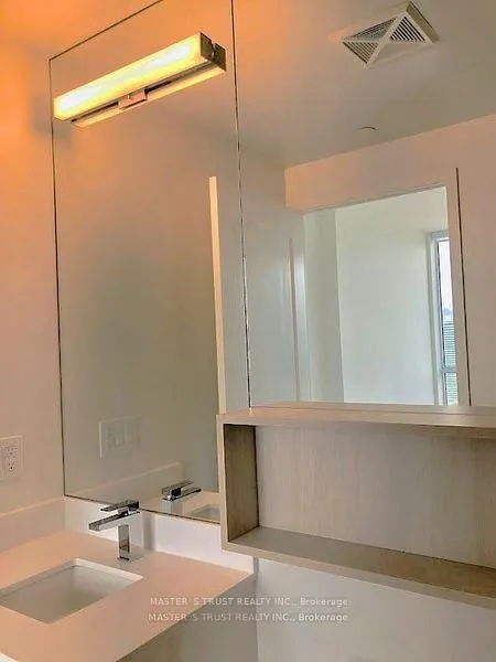 Photo 12 of Unit PH3004, 70 Princess Street, Toronto, Waterfront Communities — HOMEH