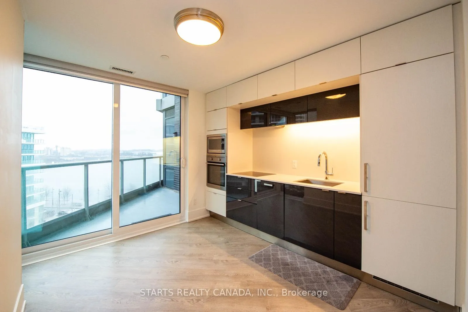 Photo 3 of Unit 722, 1 Edgewater Drive, Toronto, Waterfront Communities — HOMEH