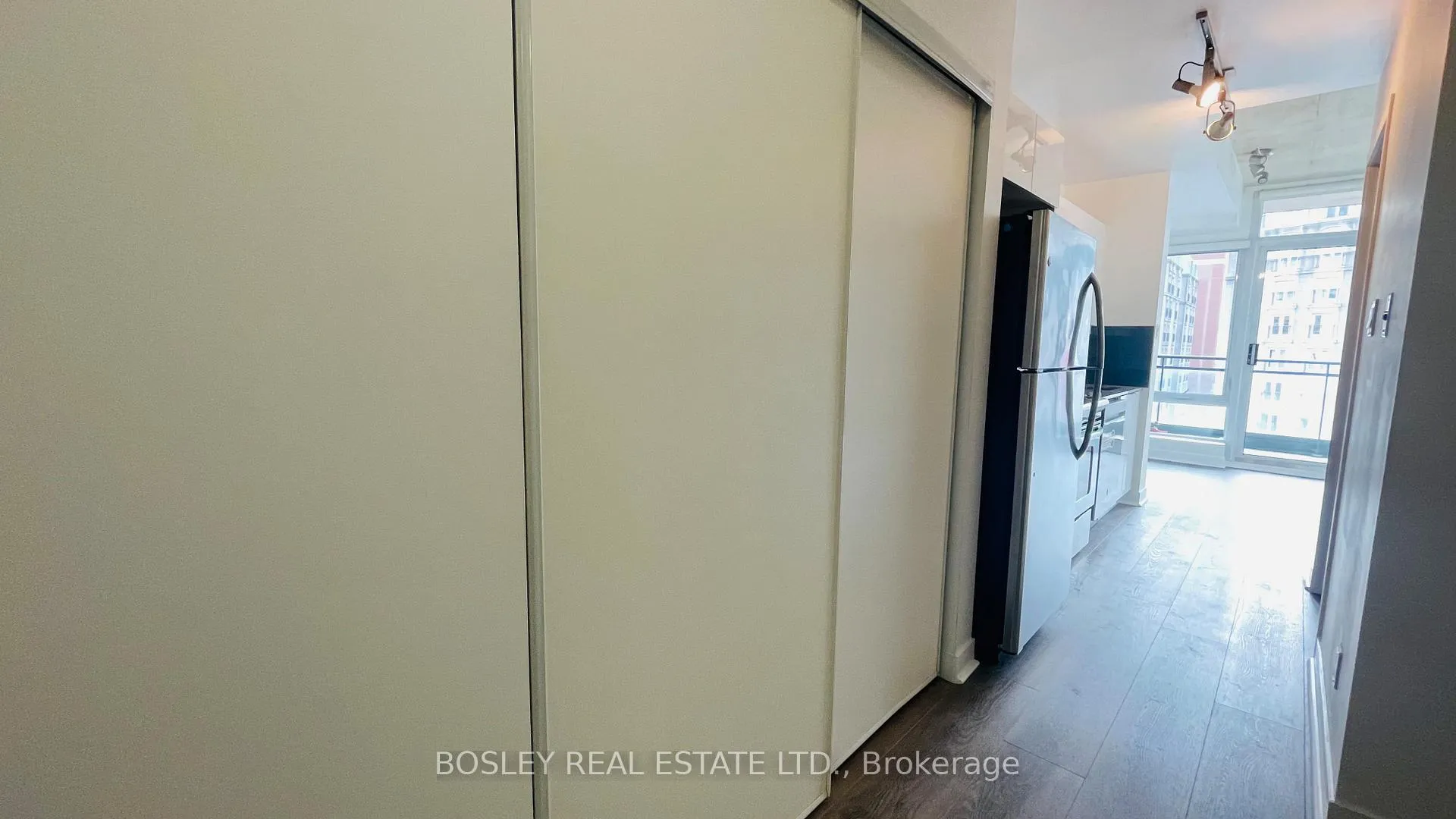 Photo 11 of Unit 708, 127 Queen Street E, Toronto, Church-Yonge Corridor — HOMEH