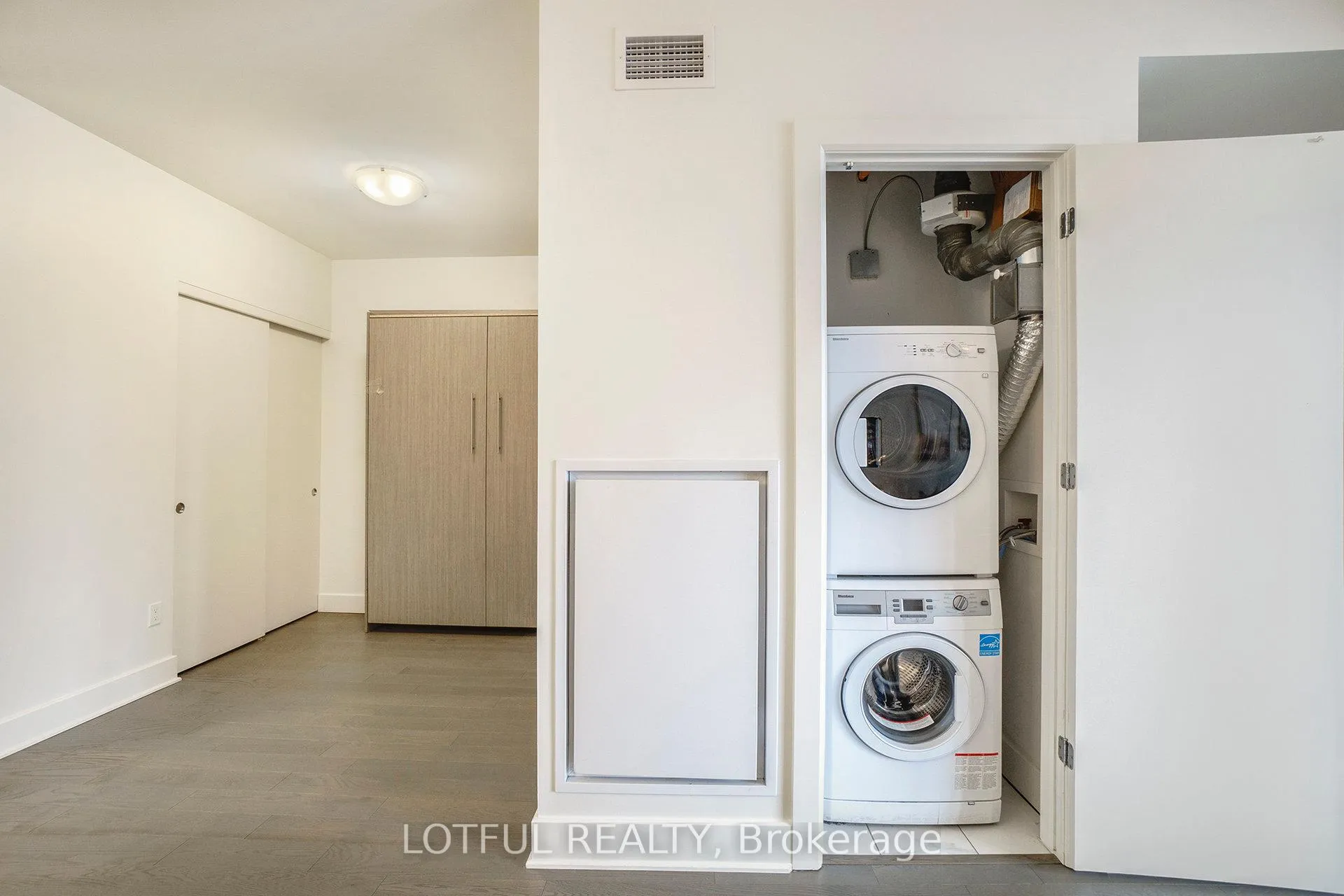 Photo 8 of Unit 1206, 255 Bay Street, Ottawa, Ottawa Centre — HOMEH