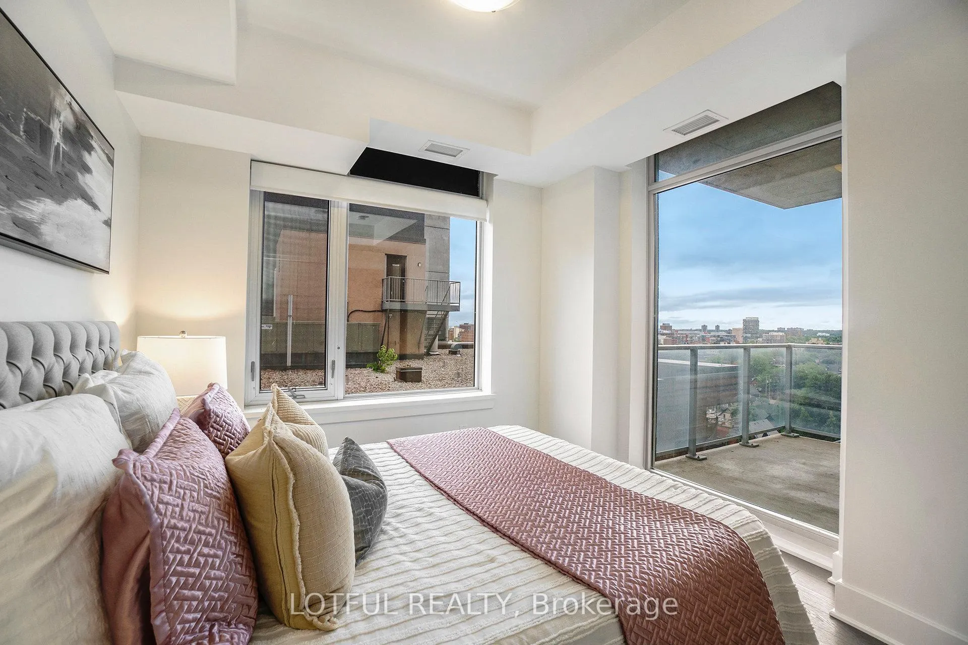 Photo 11 of Unit 1206, 255 Bay Street, Ottawa, Ottawa Centre — HOMEH
