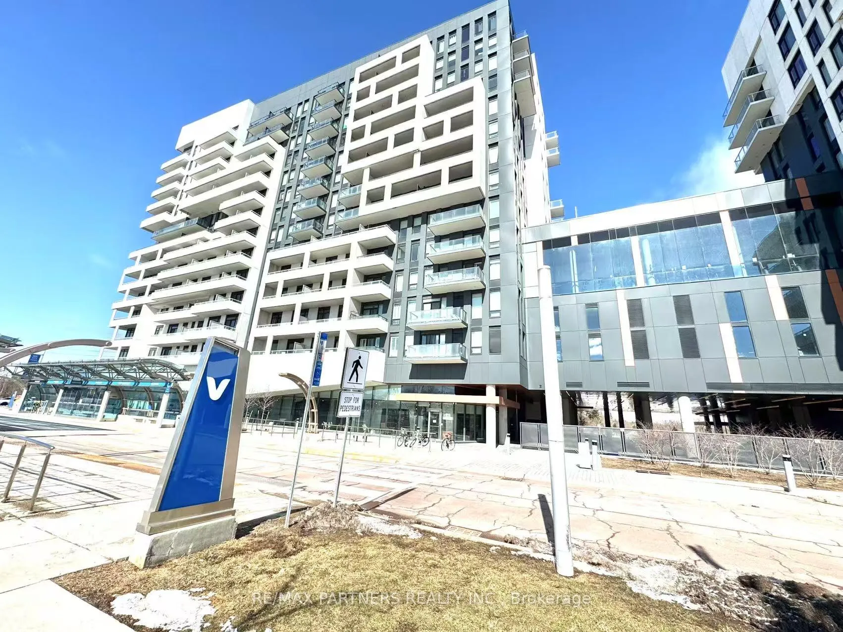 Front of Unit 1313a, 10 rouge valley Drive W