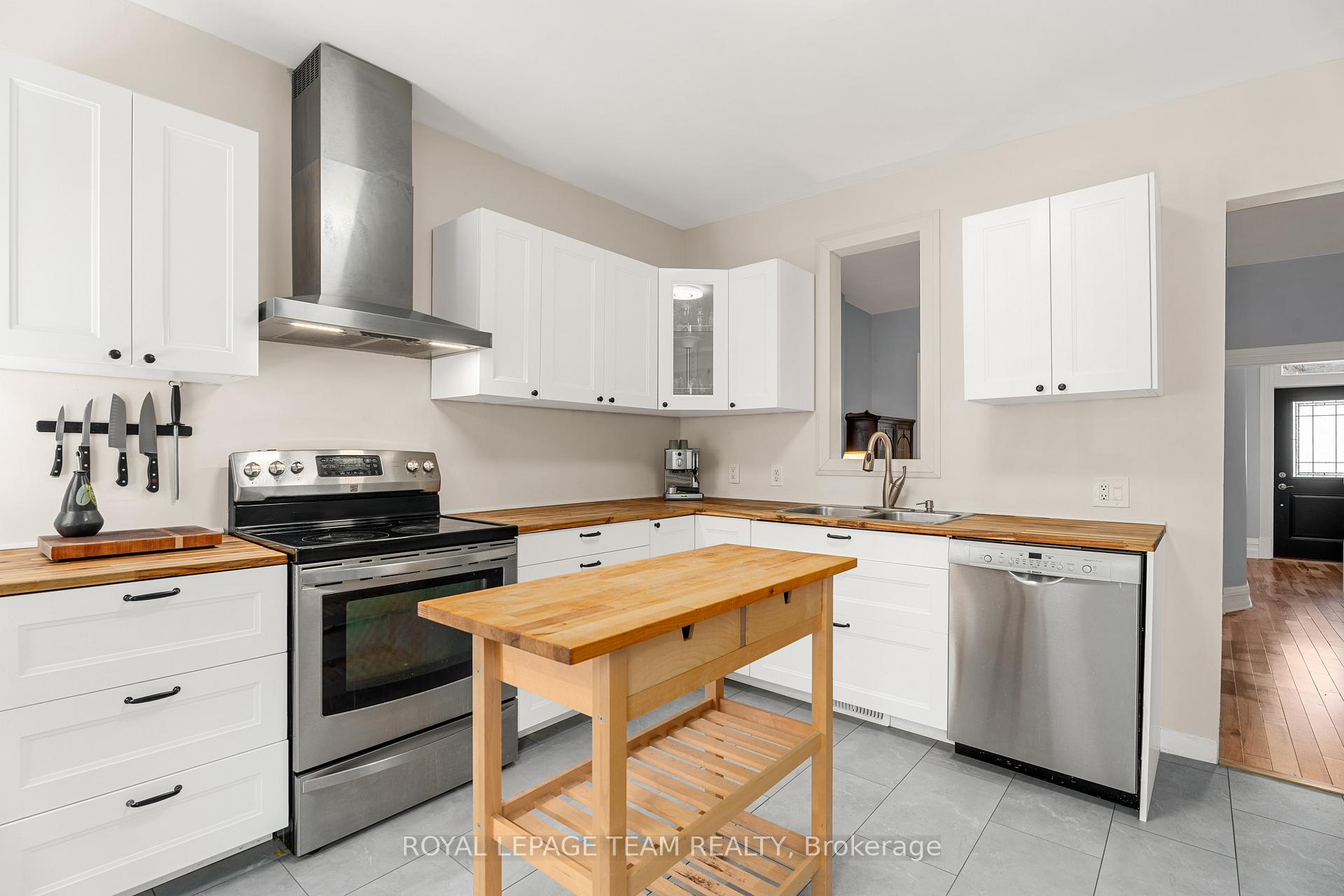 Photo 17 of 32 Adelaide Street, Ottawa, Glebe — HOMEH