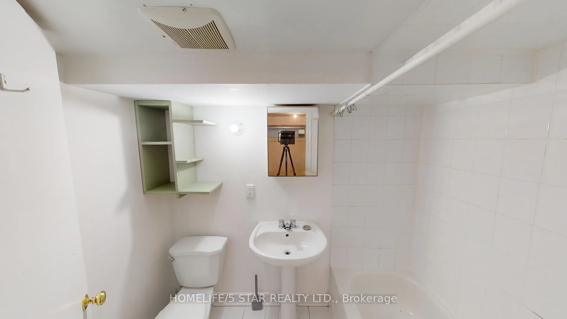 Photo 12 of Unit Bsmt Apt, 109 Knox Avenue, Toronto, Greenwood-Coxwell — HOMEH