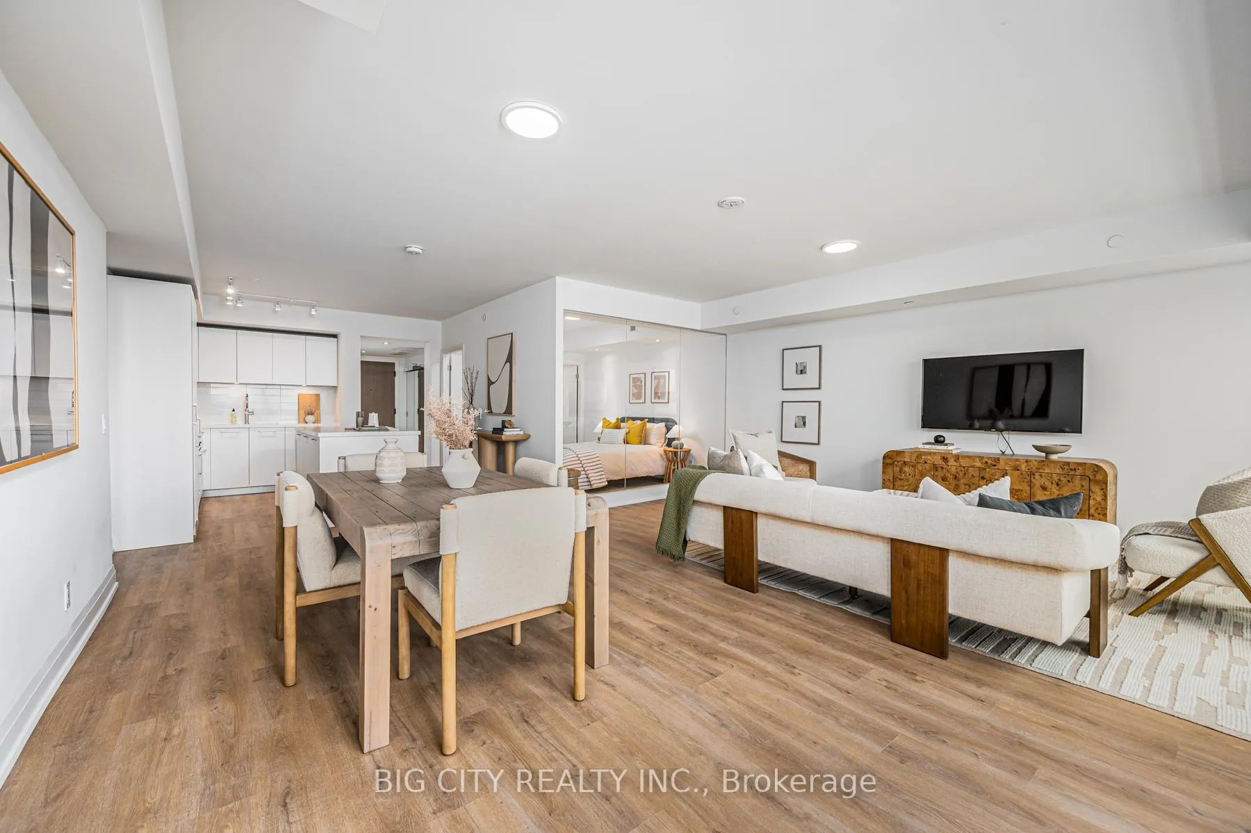 Photo 5 of Unit 314, 36 Brentcliffe Road, Toronto, Thorncliffe Park — HOMEH
