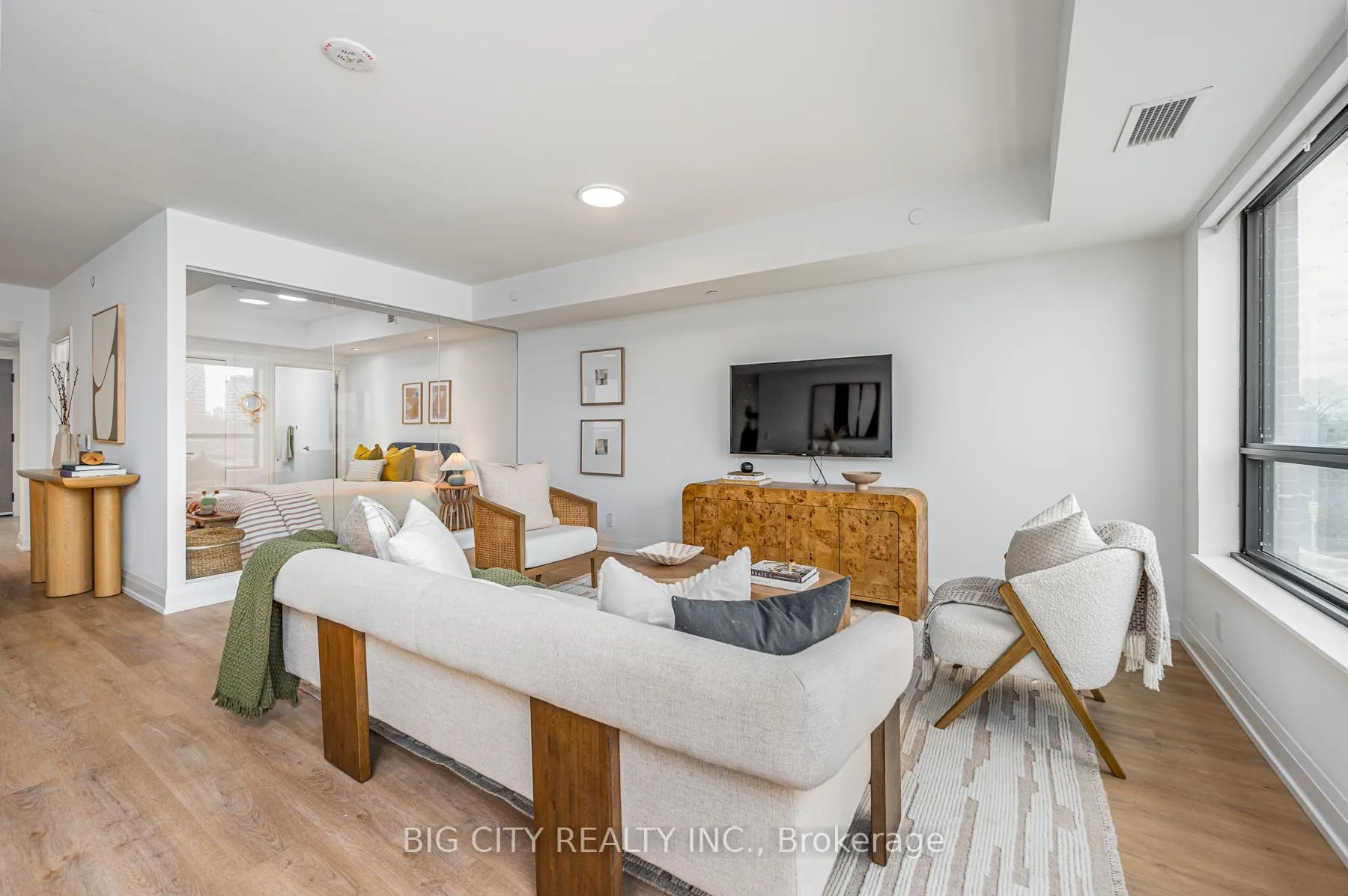 Photo 6 of Unit 314, 36 Brentcliffe Road, Toronto, Thorncliffe Park — HOMEH