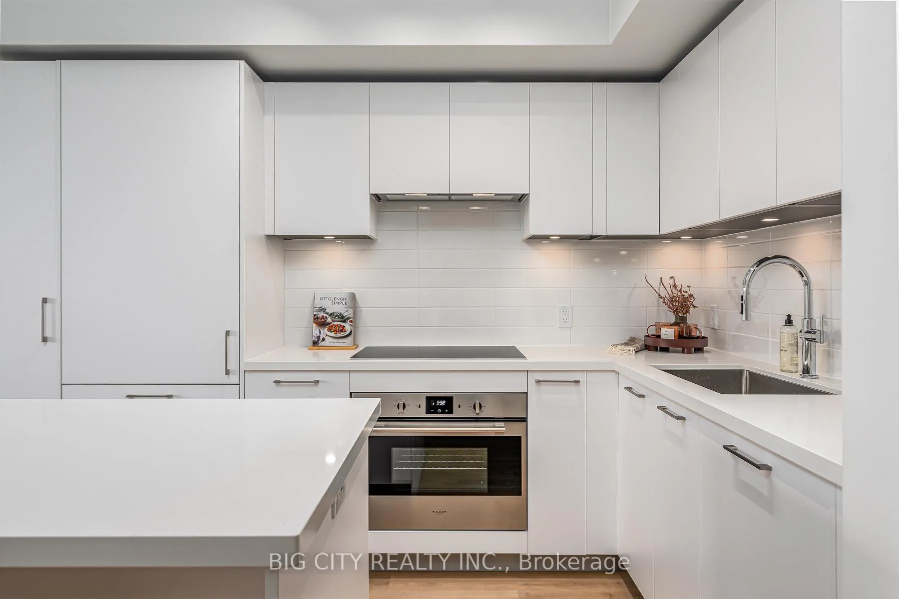 Photo 8 of Unit 314, 36 Brentcliffe Road, Toronto, Thorncliffe Park — HOMEH