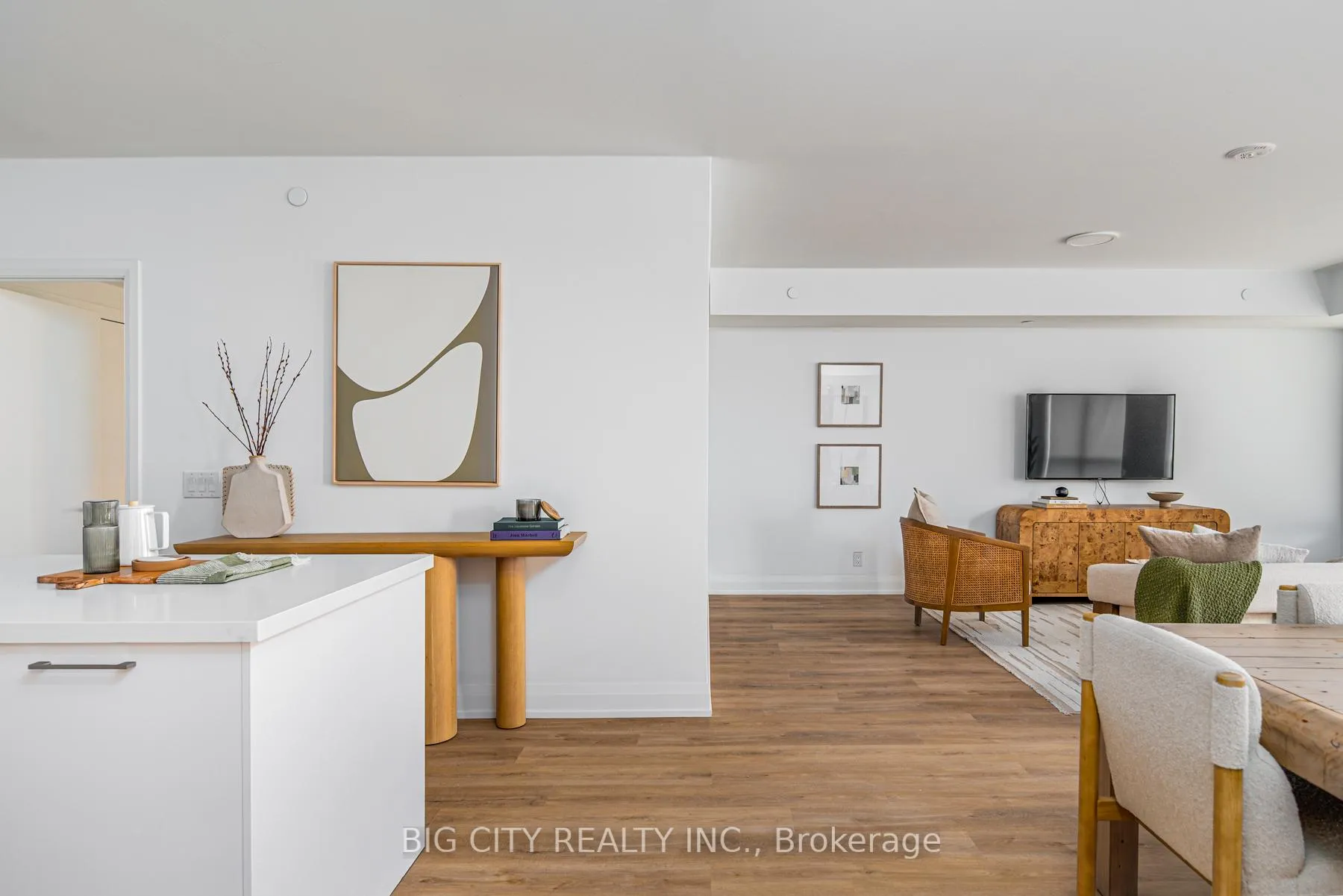 Photo 13 of Unit 314, 36 Brentcliffe Road, Toronto, Thorncliffe Park — HOMEH