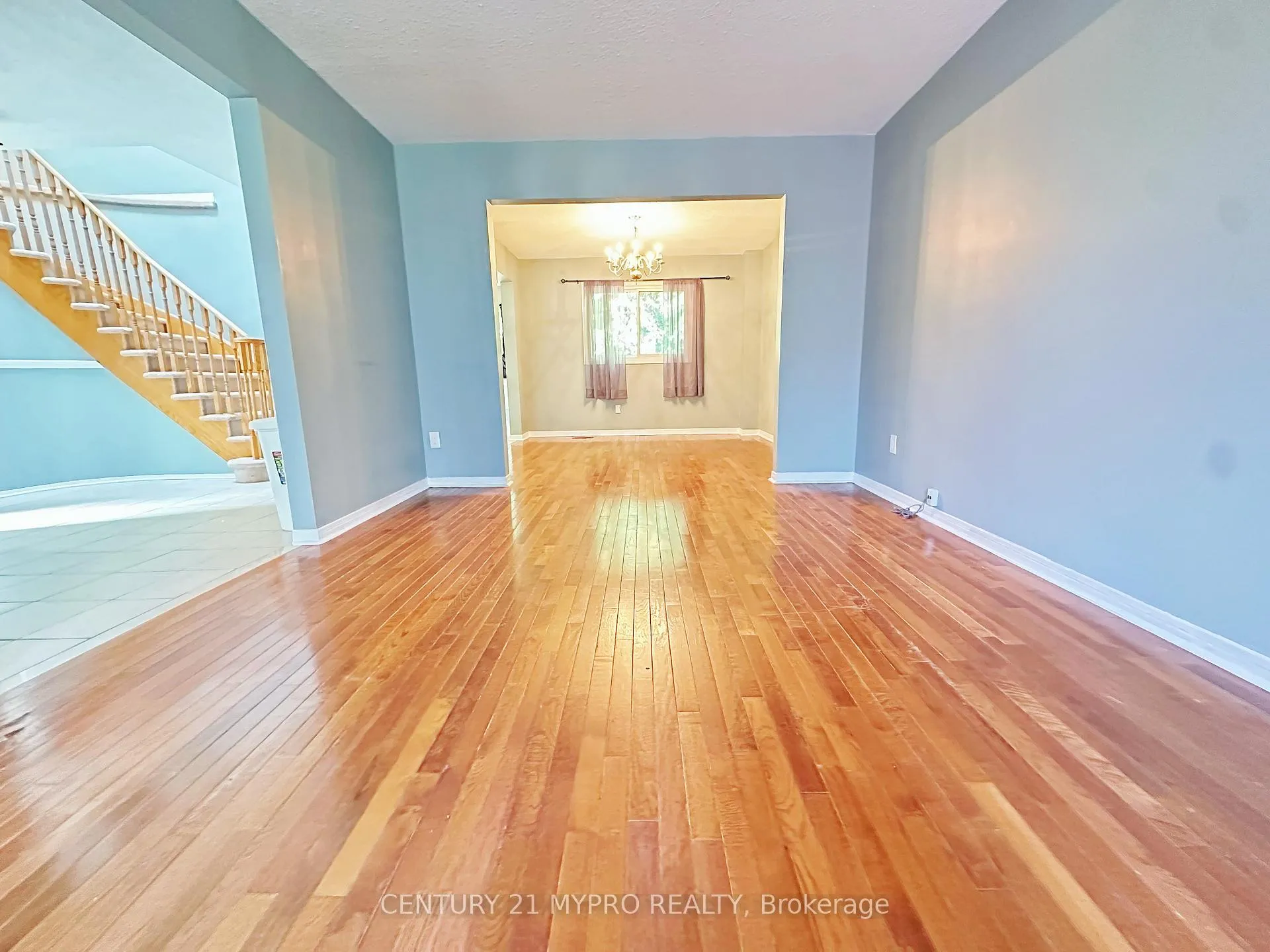 Photo 4 of 29 Adrian Crescent, Markham, Raymerville — HOMEH