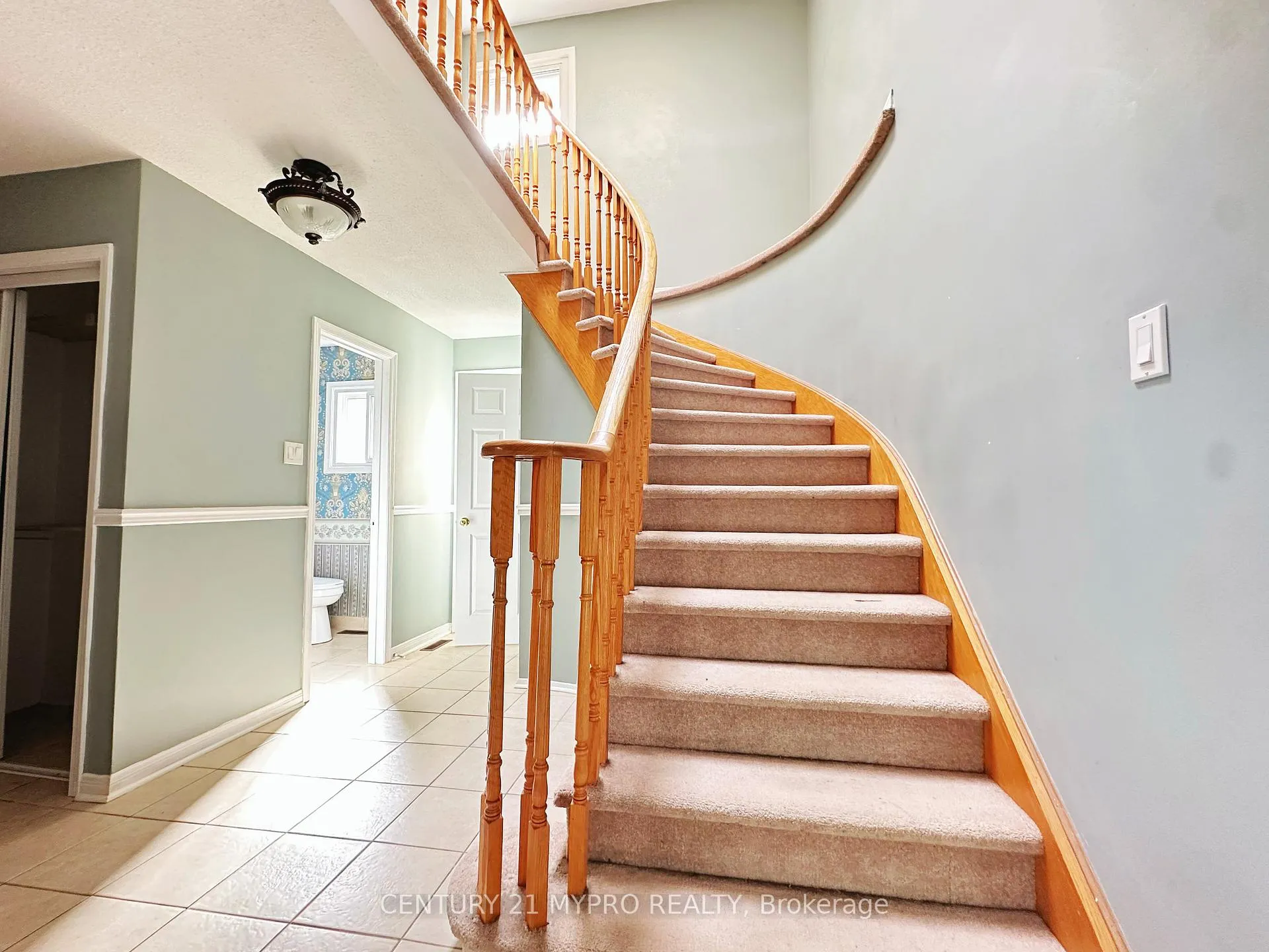 Photo 10 of 29 Adrian Crescent, Markham, Raymerville — HOMEH