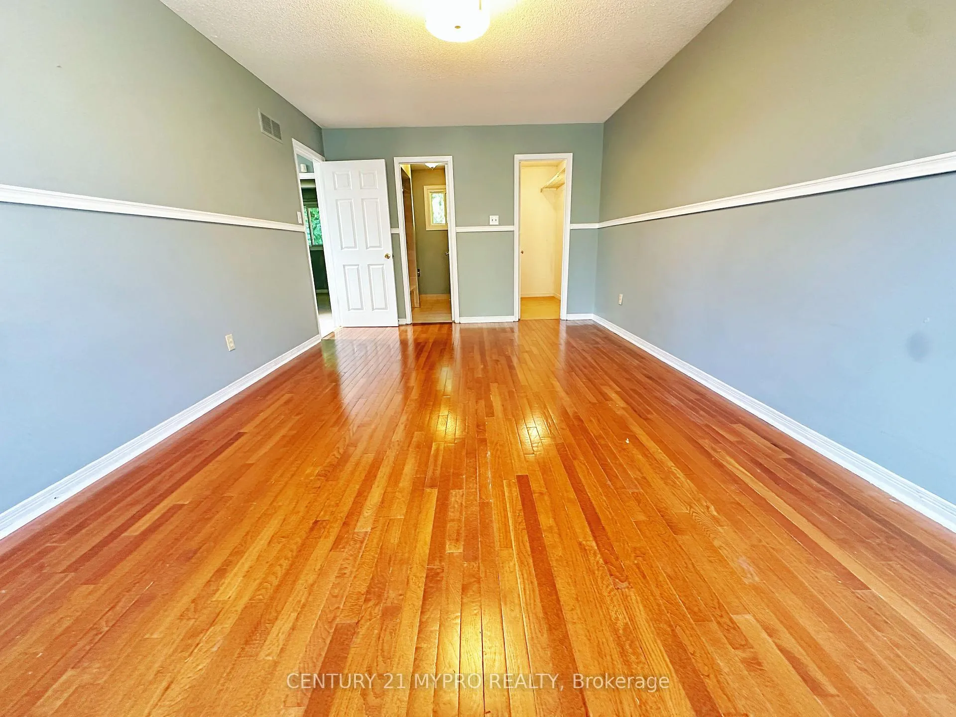 Photo 13 of 29 Adrian Crescent, Markham, Raymerville — HOMEH