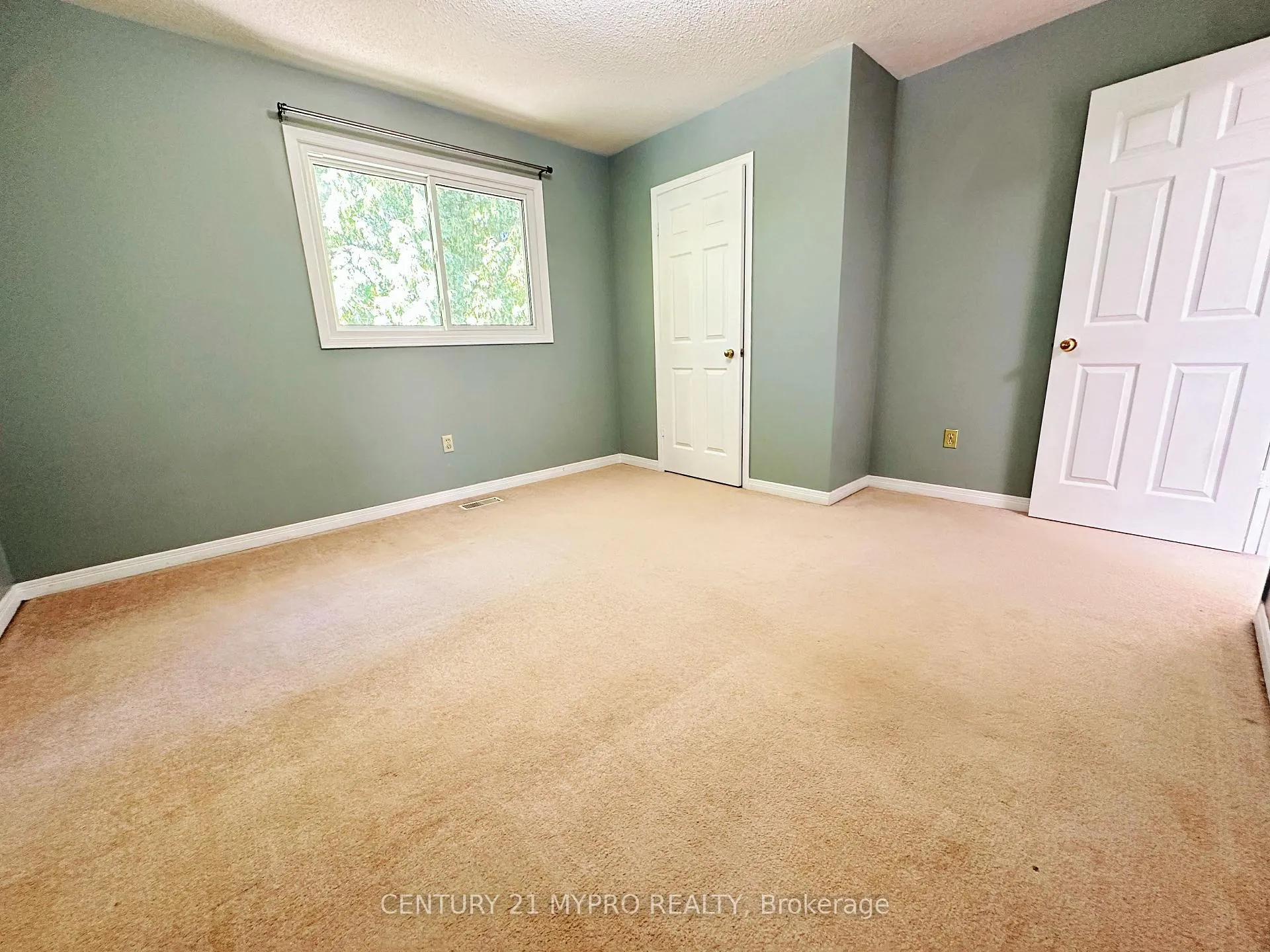 Photo 15 of 29 Adrian Crescent, Markham, Raymerville — HOMEH