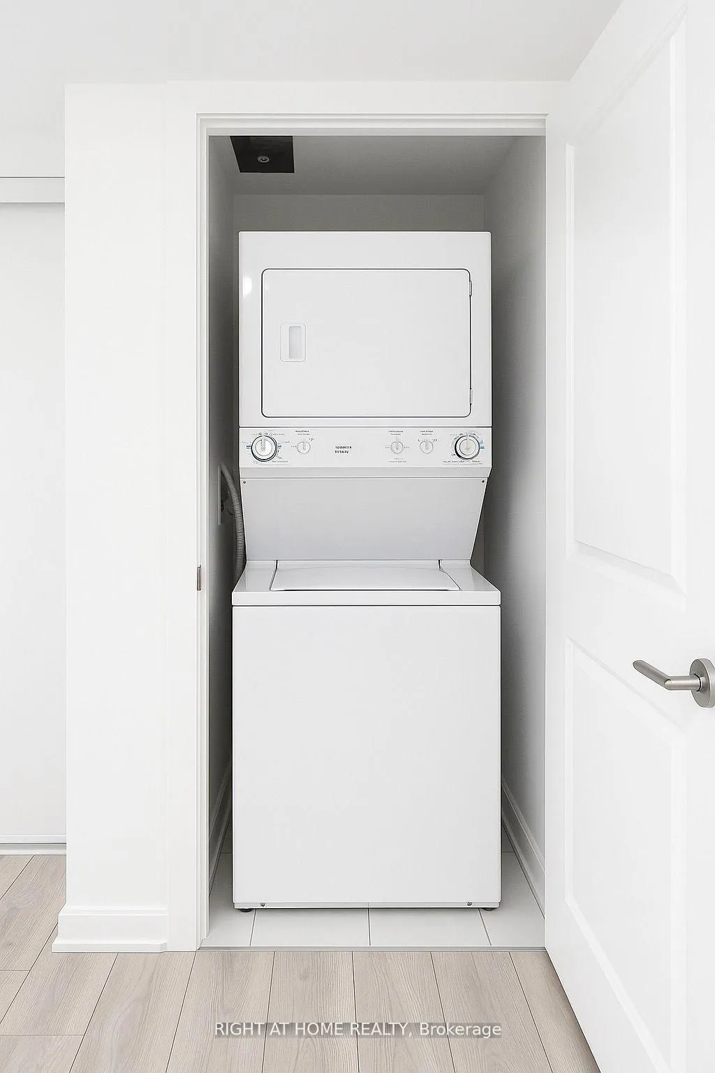 Photo 3 of Unit 810, 1455 Celebration Drive, Pickering, Bay Ridges — HOMEH
