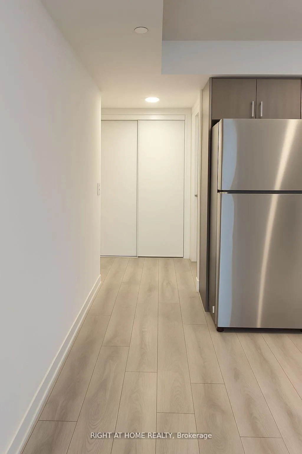Photo 6 of Unit 810, 1455 Celebration Drive, Pickering, Bay Ridges — HOMEH