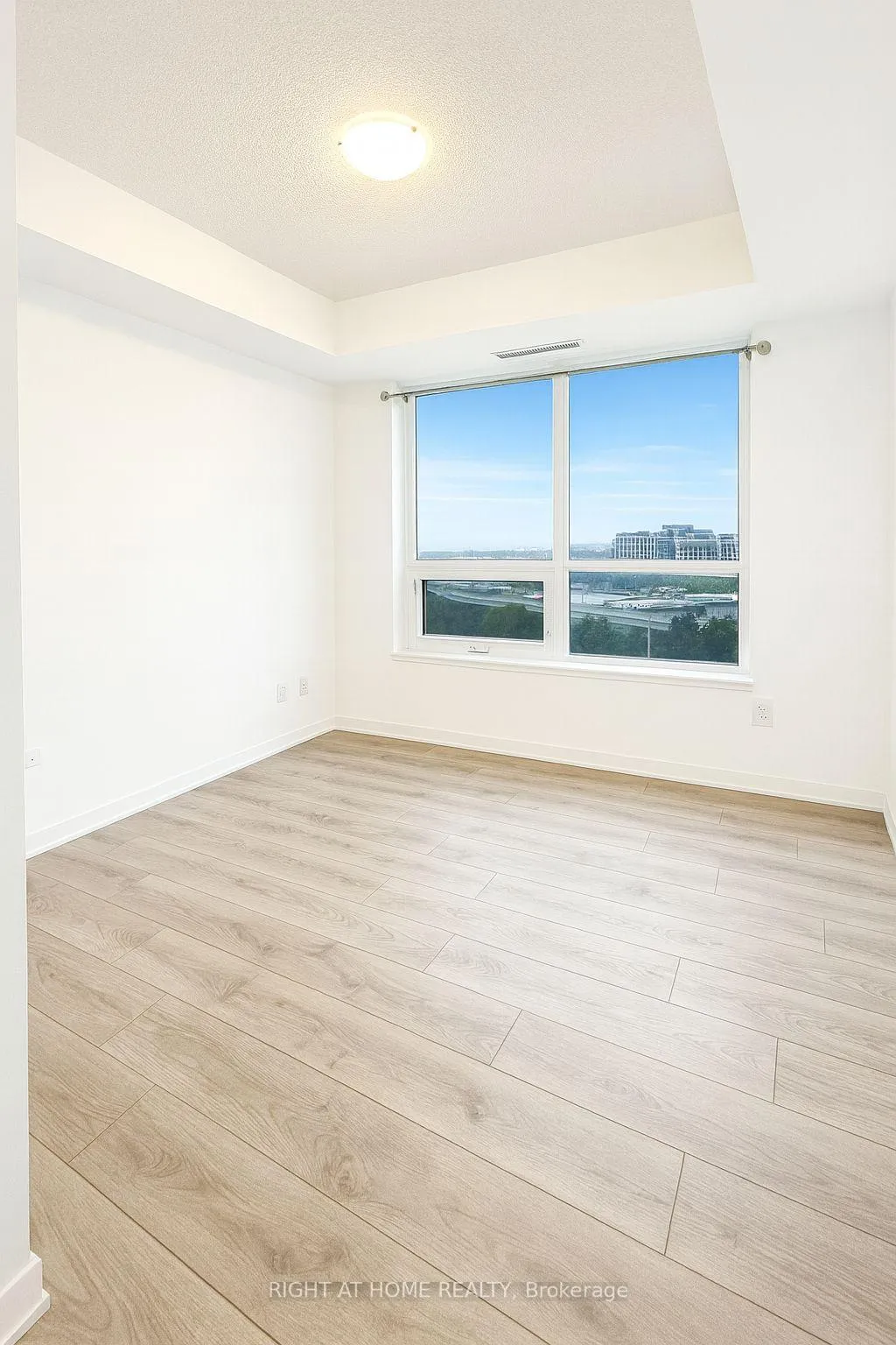 Photo 13 of Unit 810, 1455 Celebration Drive, Pickering, Bay Ridges — HOMEH